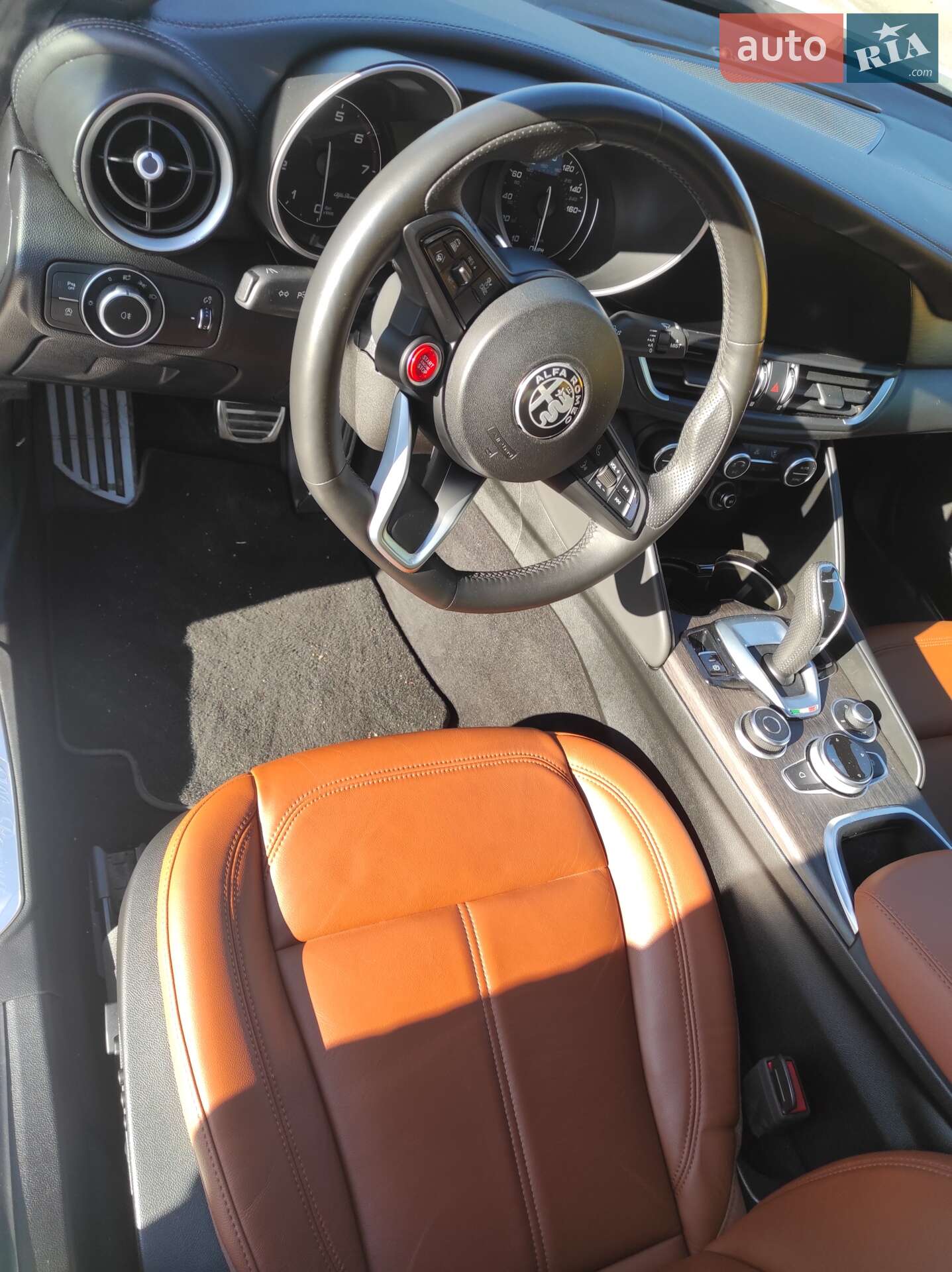 Alfa Romeo Giulia 2022 VIN ZARFANBNXN7663335 фото оголошення 28 з 164