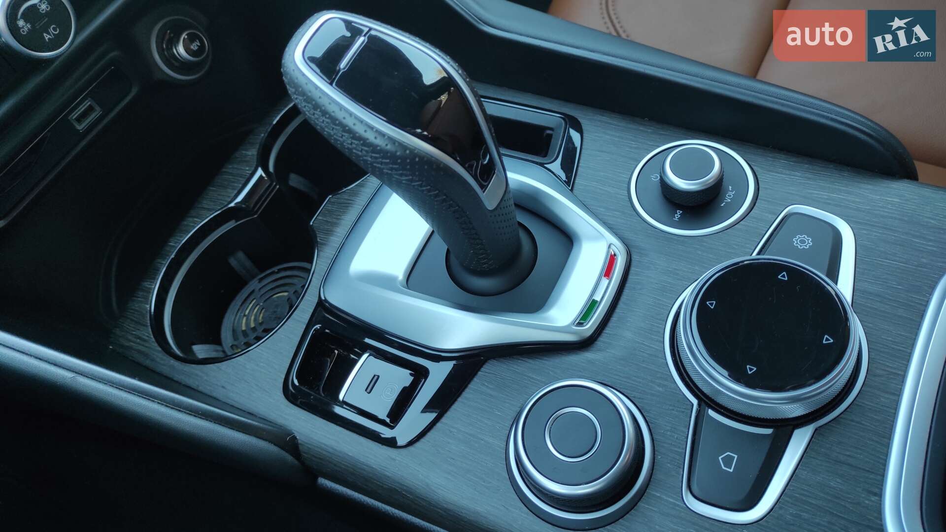 Alfa Romeo Giulia 2022 VIN ZARFANBNXN7663335 фото оголошення 75 з 164