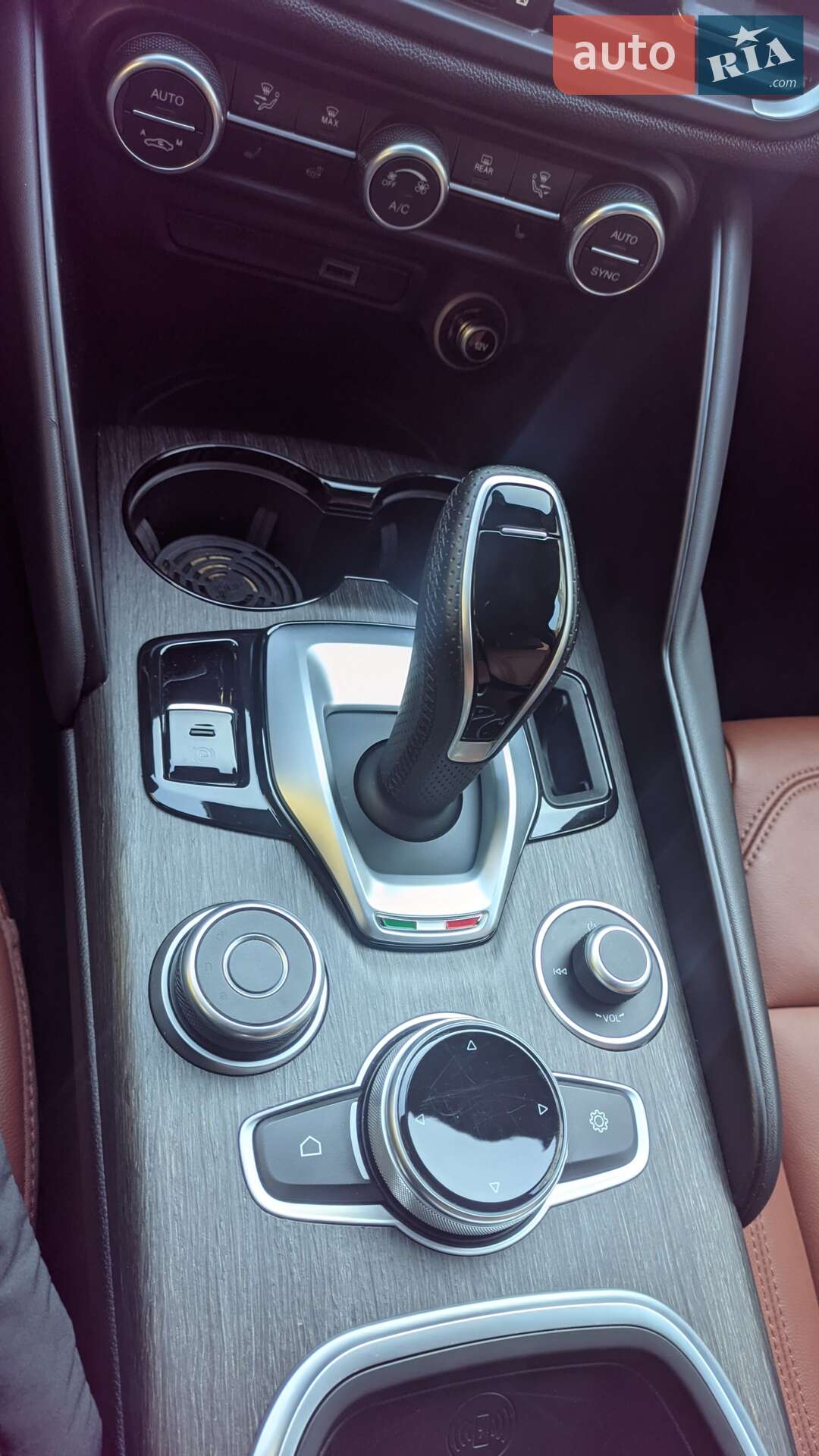 Alfa Romeo Giulia 2022 VIN ZARFANBNXN7663335 фото оголошення 135 з 164