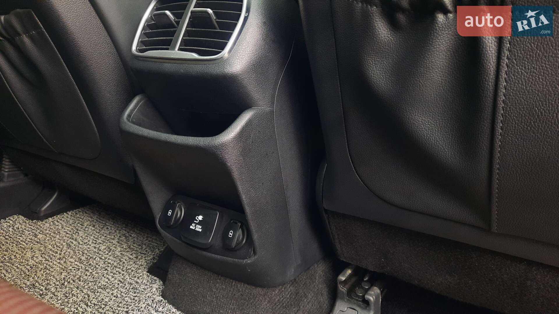 Hyundai Santa FE 2018 VIN KMHS581CDKU108194 фото оголошення 71 з 162