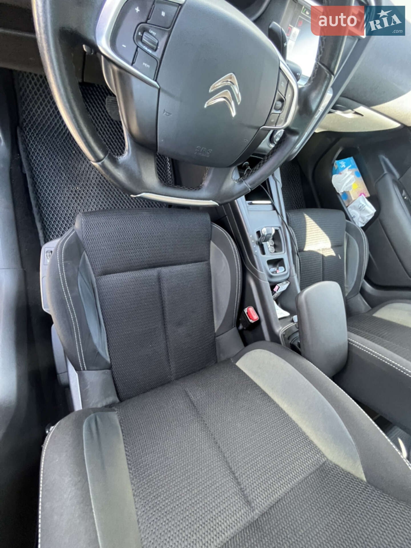 Citroen C4 2015 VIN VF7NC9HD8FY522634 фото оголошення 24 з 42