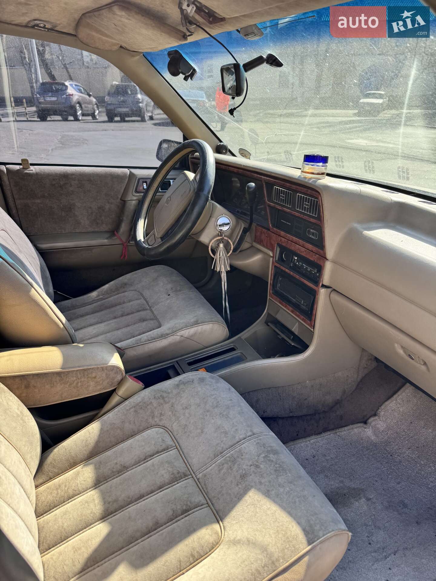 Plymouth Acclaim 1992 VIN 1P3XA4632NF184270 фото оголошення 4 з 25