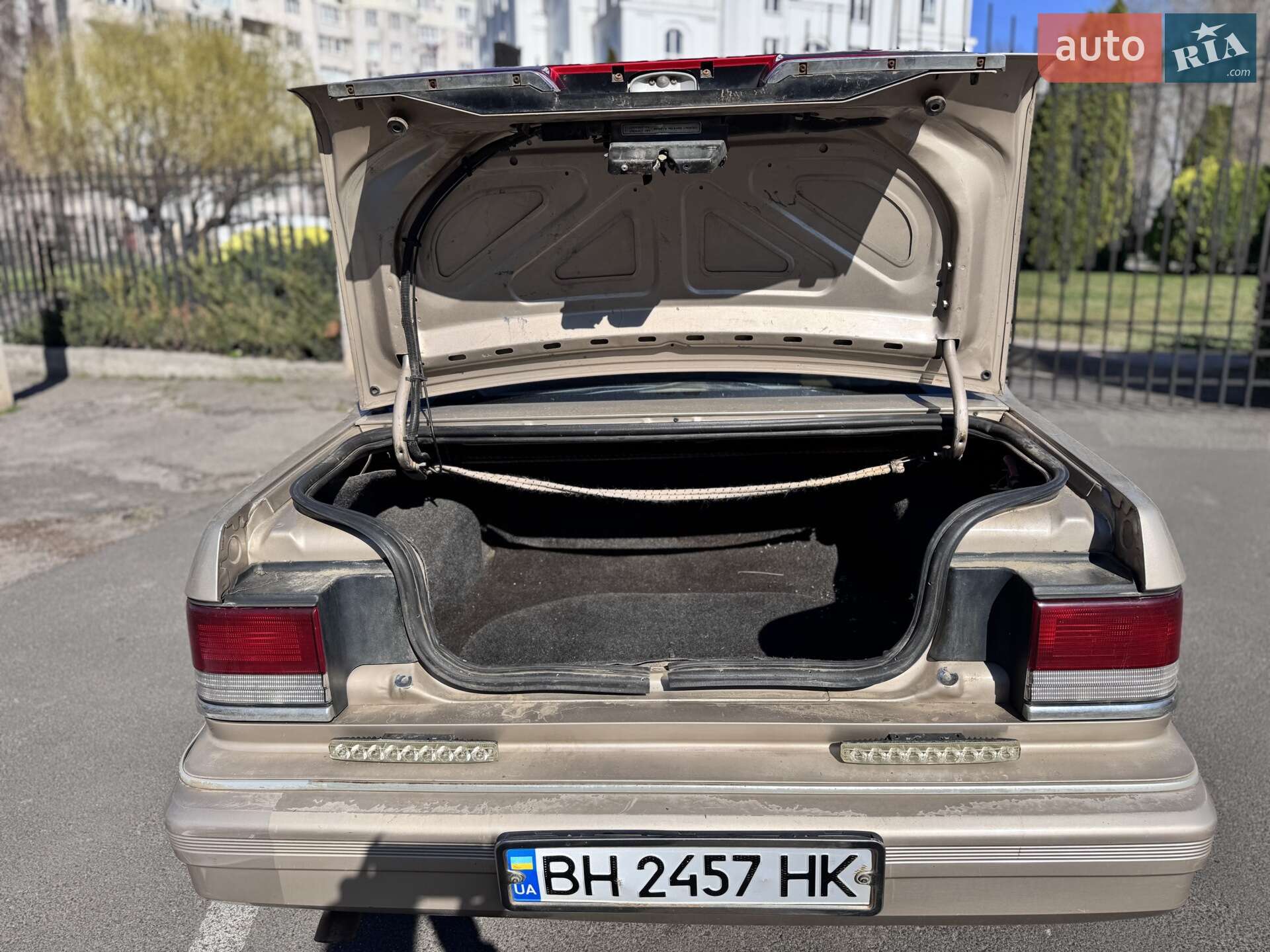 Plymouth Acclaim 1992 VIN 1P3XA4632NF184270 фото оголошення 17 з 25