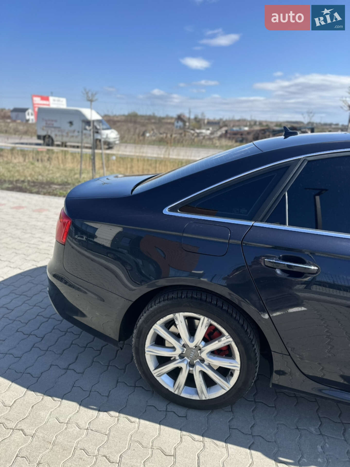 Audi A6 2014 VIN WAUFGAFC9FN025937 фото оголошення 18 з 51