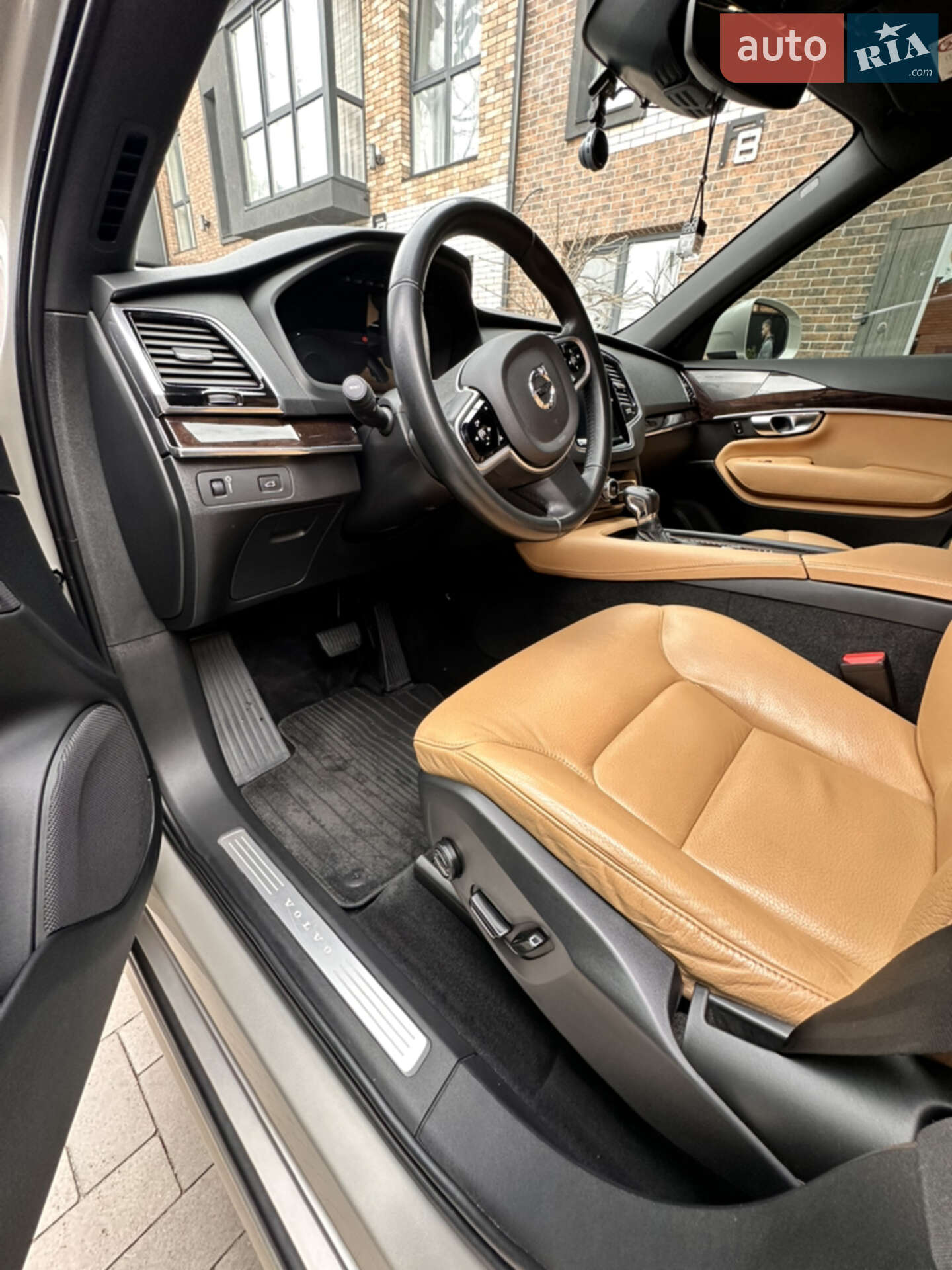 Volvo XC90 2018 VIN YV1LC68UCK1458743 фото оголошення 9 з 48