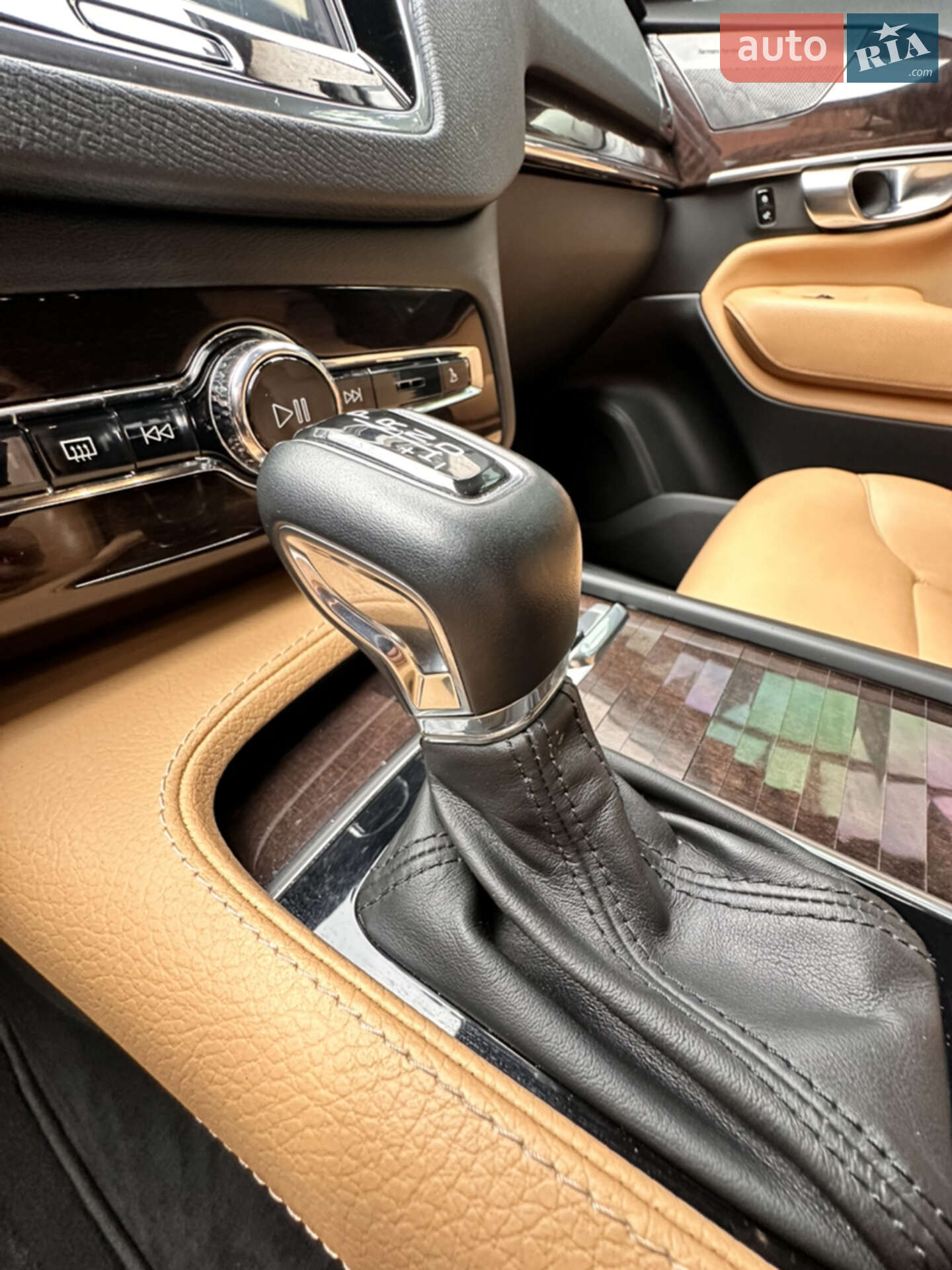 Volvo XC90 2018 VIN YV1LC68UCK1458743 фото оголошення 11 з 48