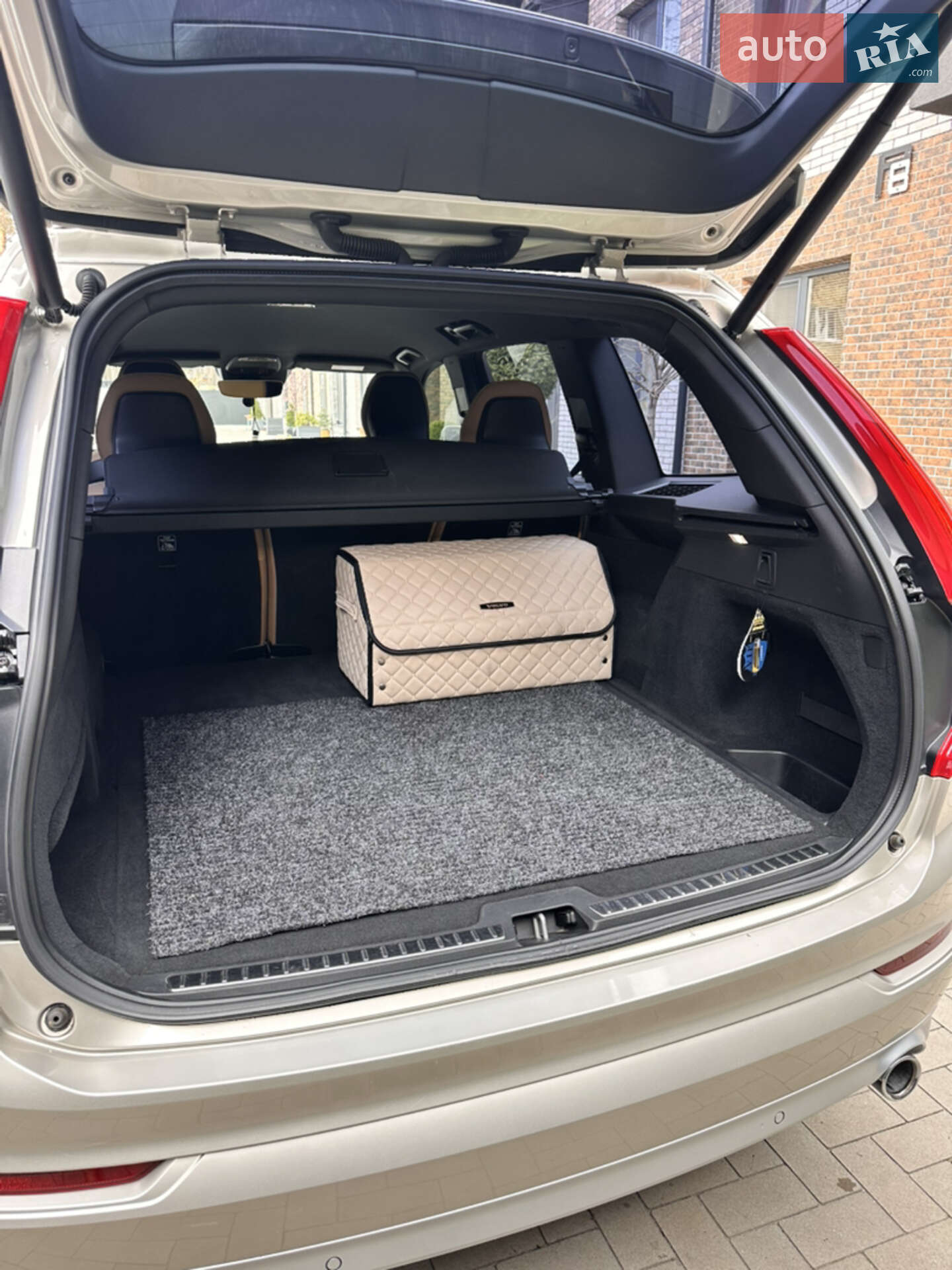 Volvo XC90 2018 VIN YV1LC68UCK1458743 фото оголошення 24 з 48