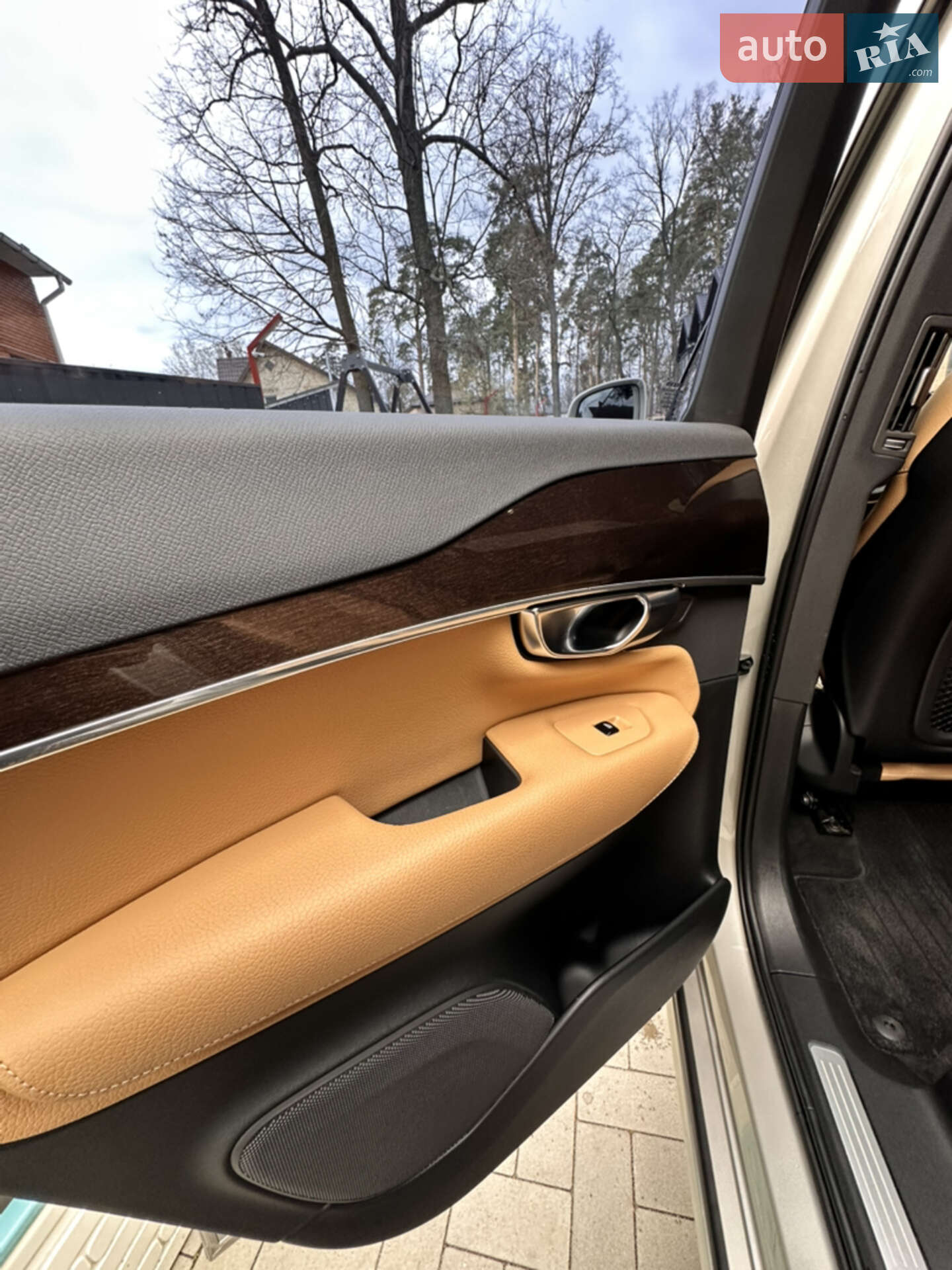 Volvo XC90 2018 VIN YV1LC68UCK1458743 фото оголошення 26 з 48
