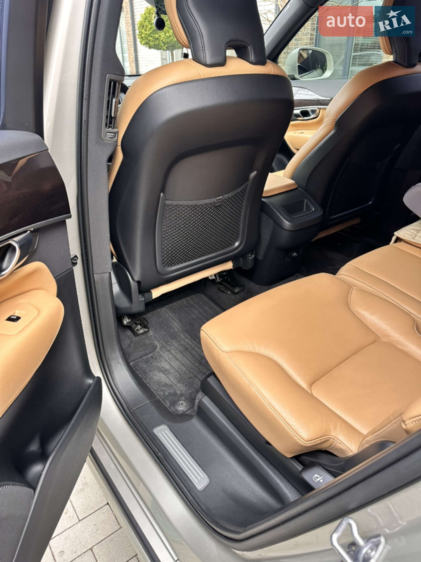 Volvo XC90 2018 VIN YV1LC68UCK1458743 фото оголошення 25 з 48