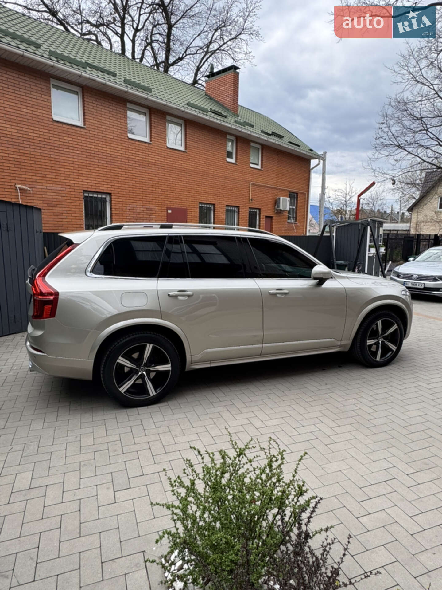 Volvo XC90 2018 VIN YV1LC68UCK1458743 фото оголошення 34 з 48