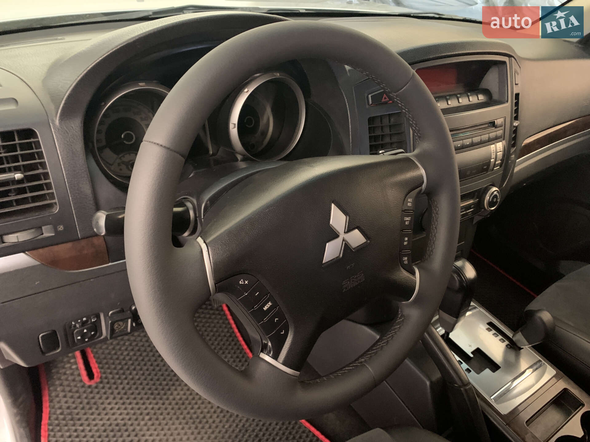 Mitsubishi Pajero Wagon 2013 VIN JMYLRV95WEJ701503 фото оголошення 17 з 19