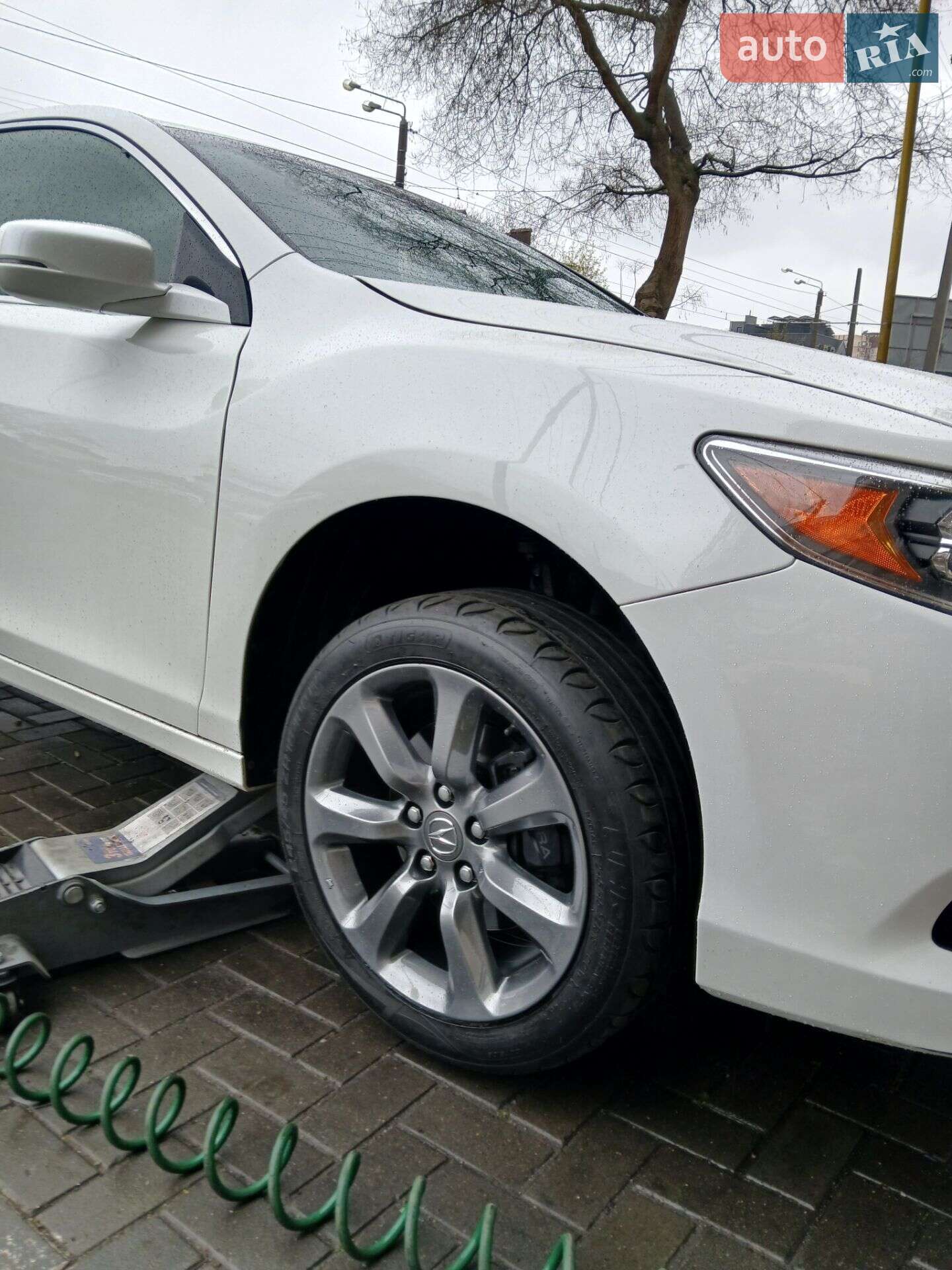 Acura RLX 2013 VIN JH4KC1F33EC001333 фото оголошення 2 з 8