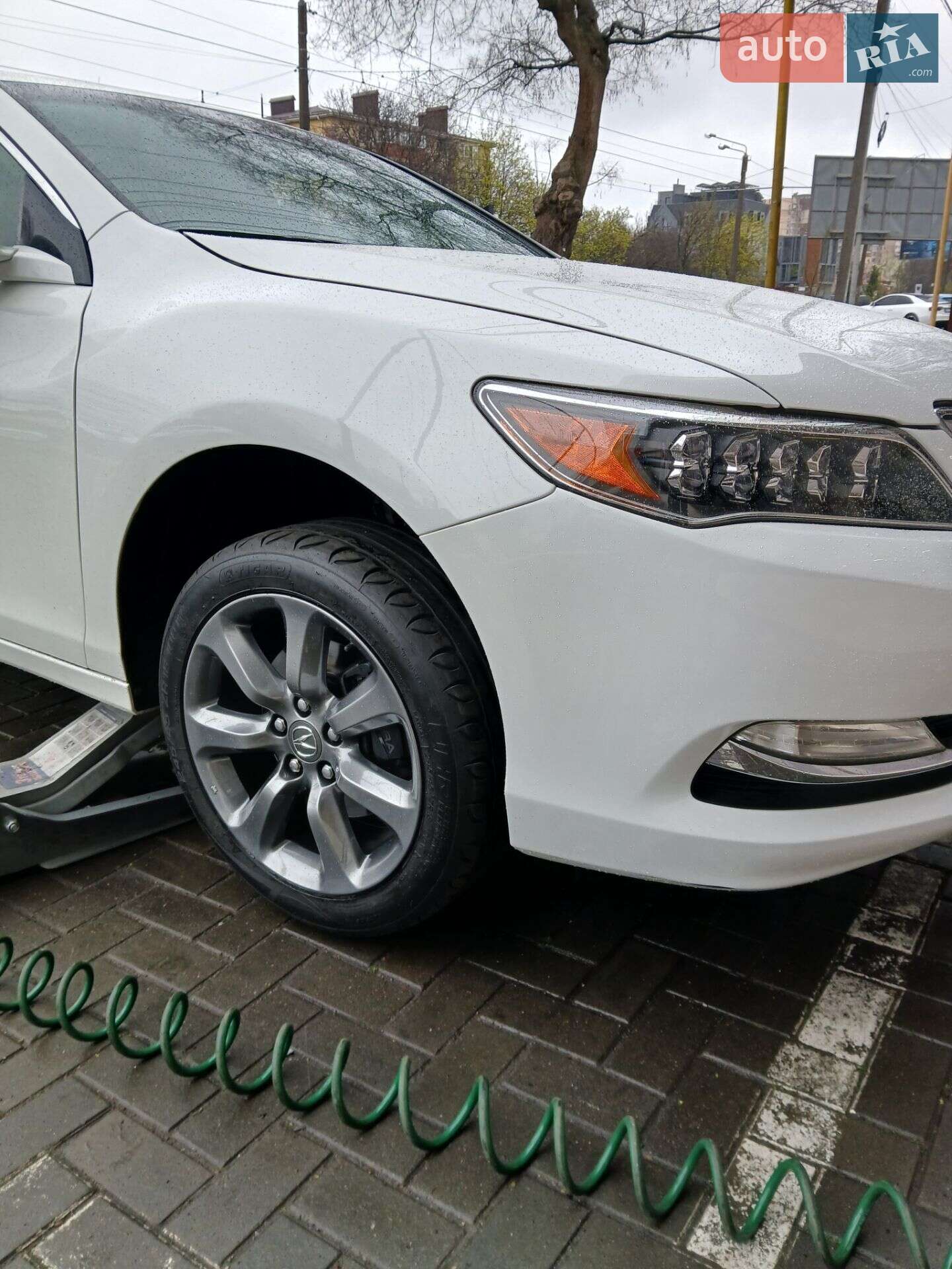 Acura RLX 2013 VIN JH4KC1F33EC001333 фото оголошення 4 з 8