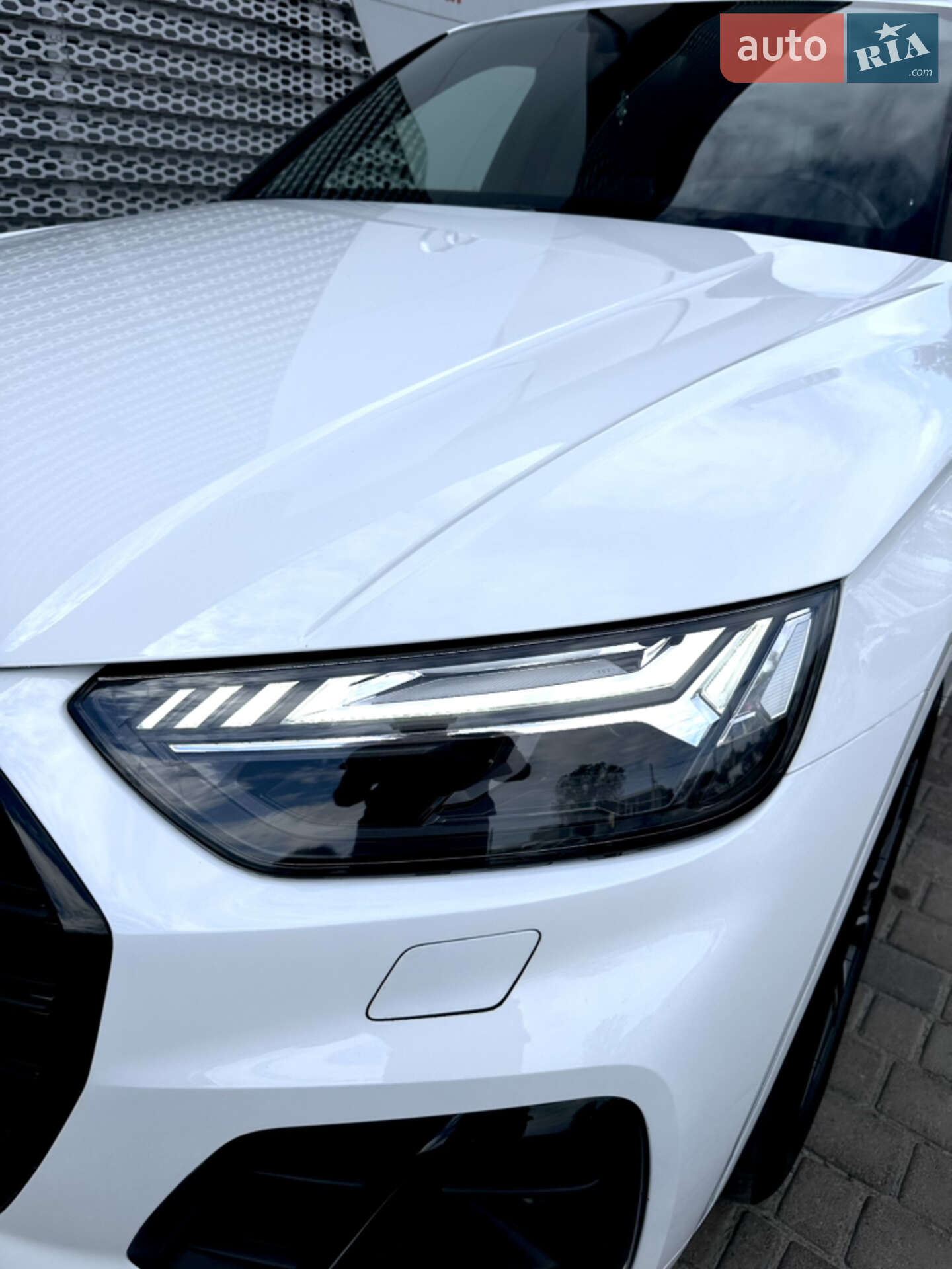 Audi Q5 2021 VIN WAUZZZFYXM2021248 фото оголошення 3 з 27