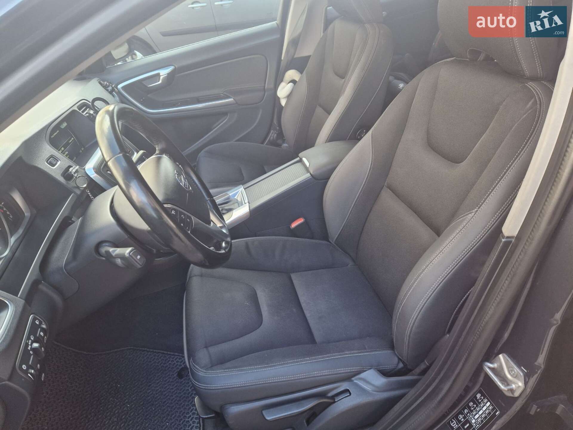 Volvo V60 2014 VIN YV1FW84ABF1218109 фото оголошення 10 з 18