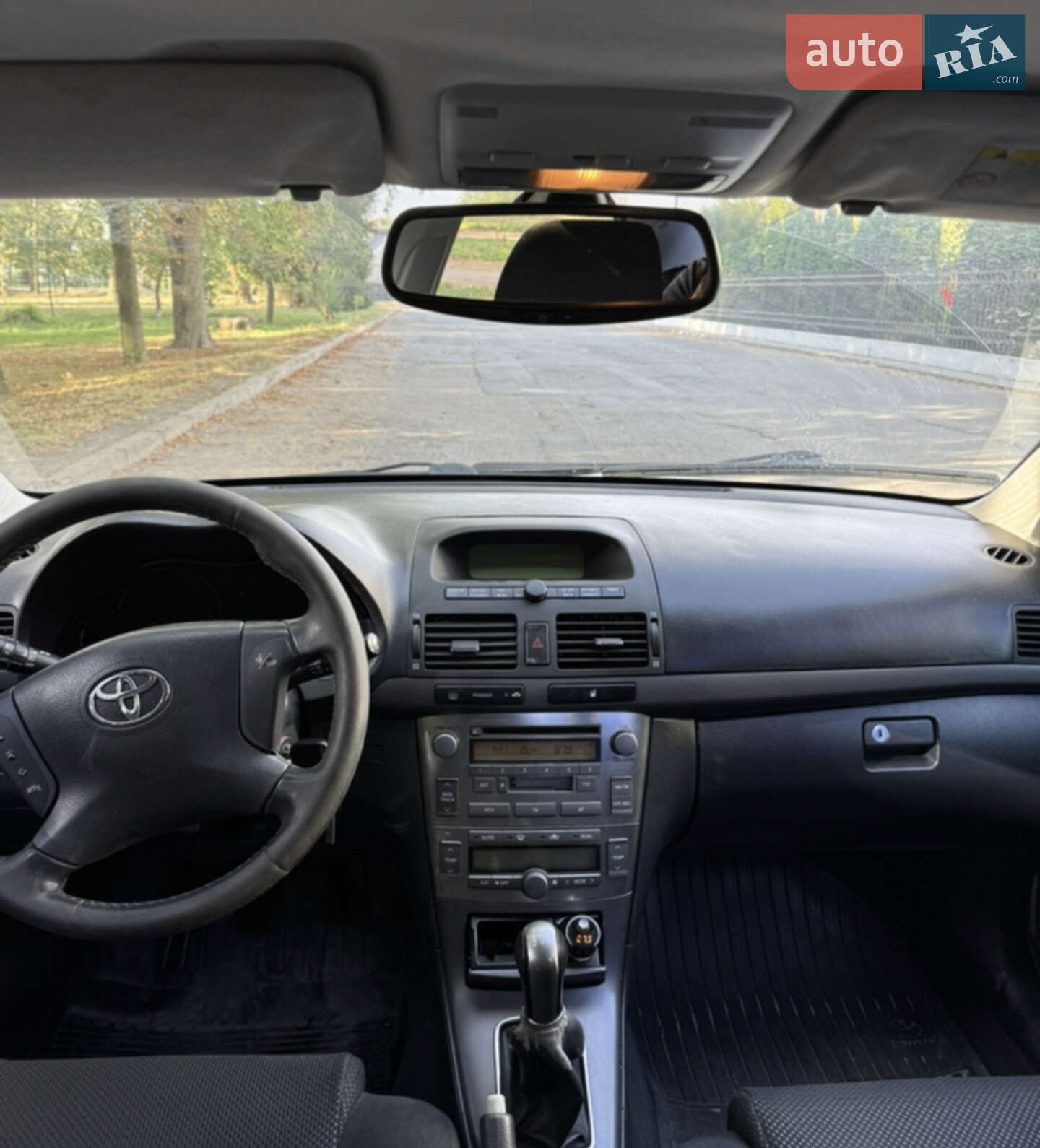 Toyota Avensis 2005 VIN SB1BR56L90E137359 фото оголошення 2 з 12