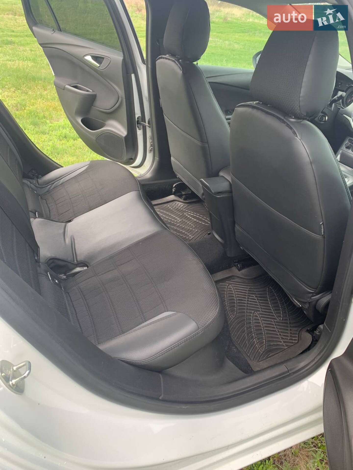 Opel Astra 2018 VIN W0VBD8EJ1J8060987 фото оголошення 11 з 12