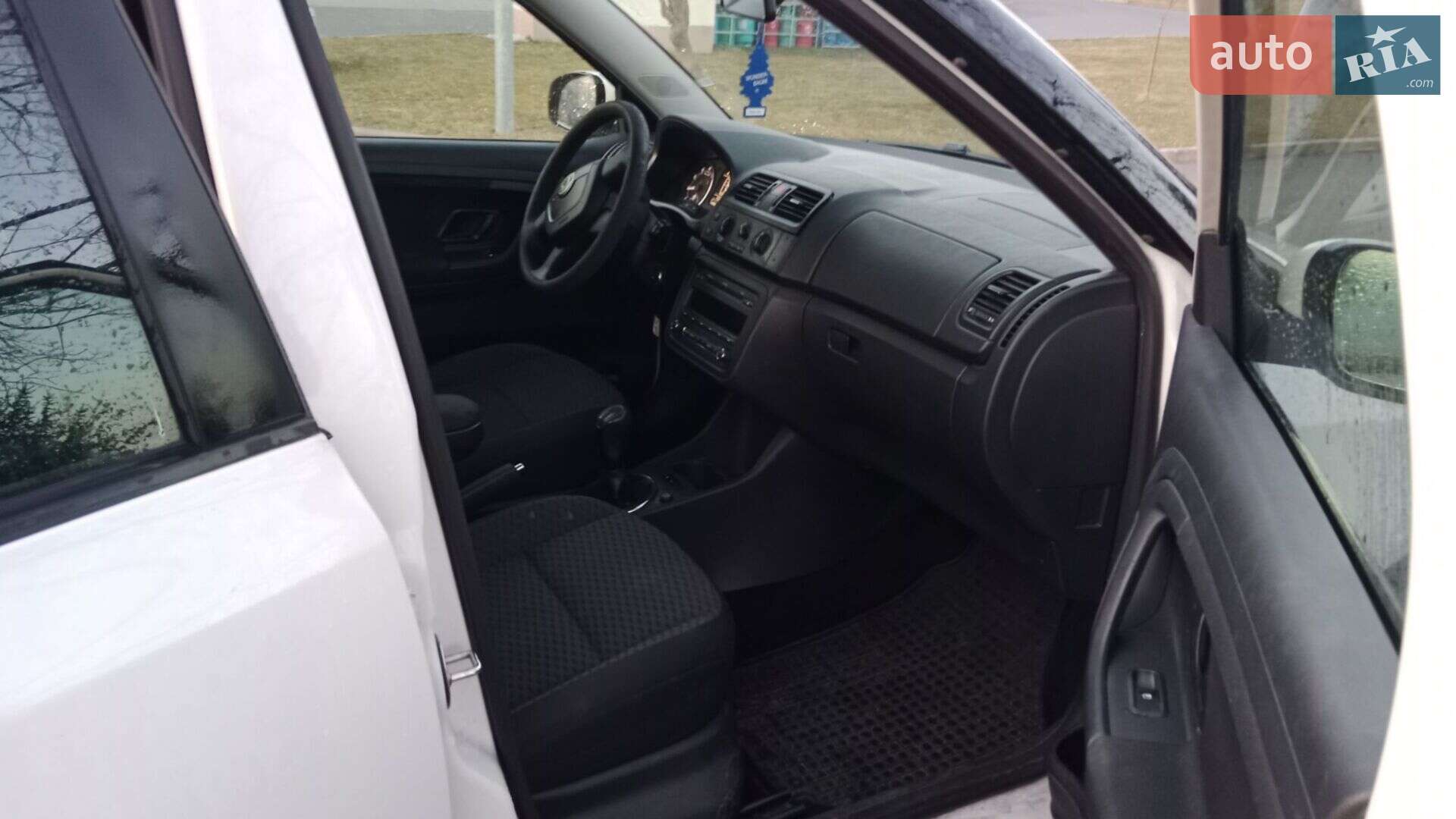 Skoda Fabia 2012 VIN TMBJM25J6B3206883 фото оголошення 34 з 38