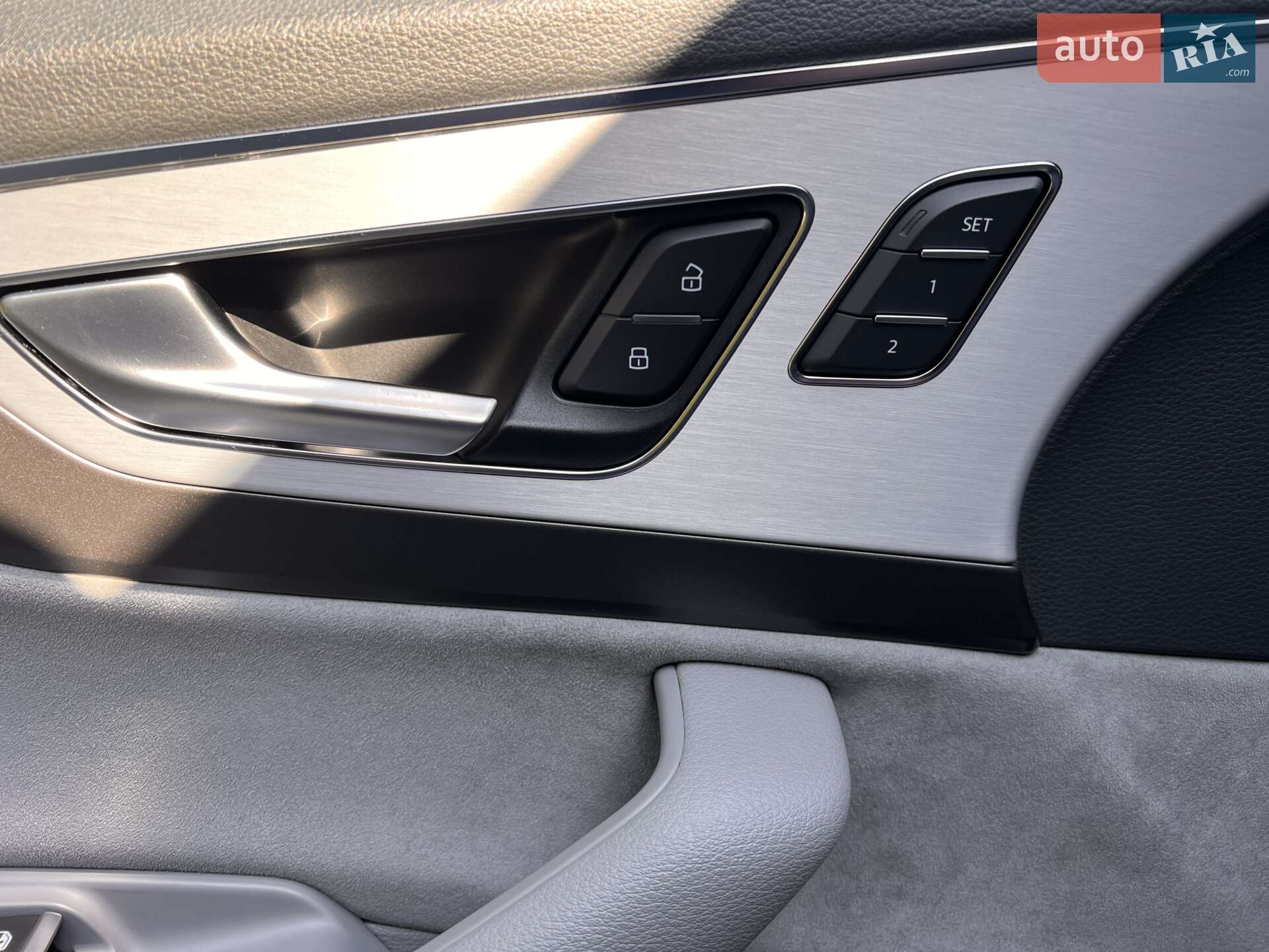 Audi Q7 2018 VIN WAUZZZ4M7KD006367 фото оголошення 2 з 76