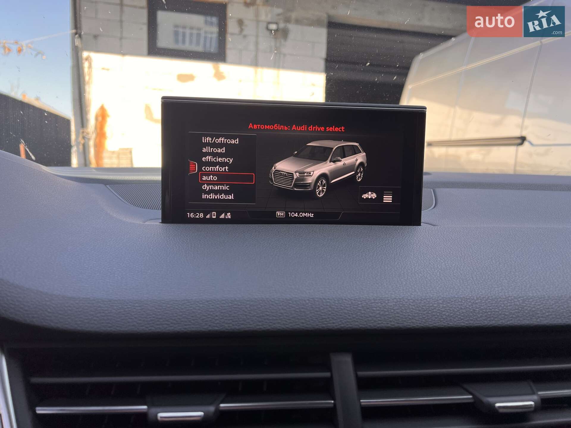 Audi Q7 2018 VIN WAUZZZ4M7KD006367 фото оголошення 10 з 76