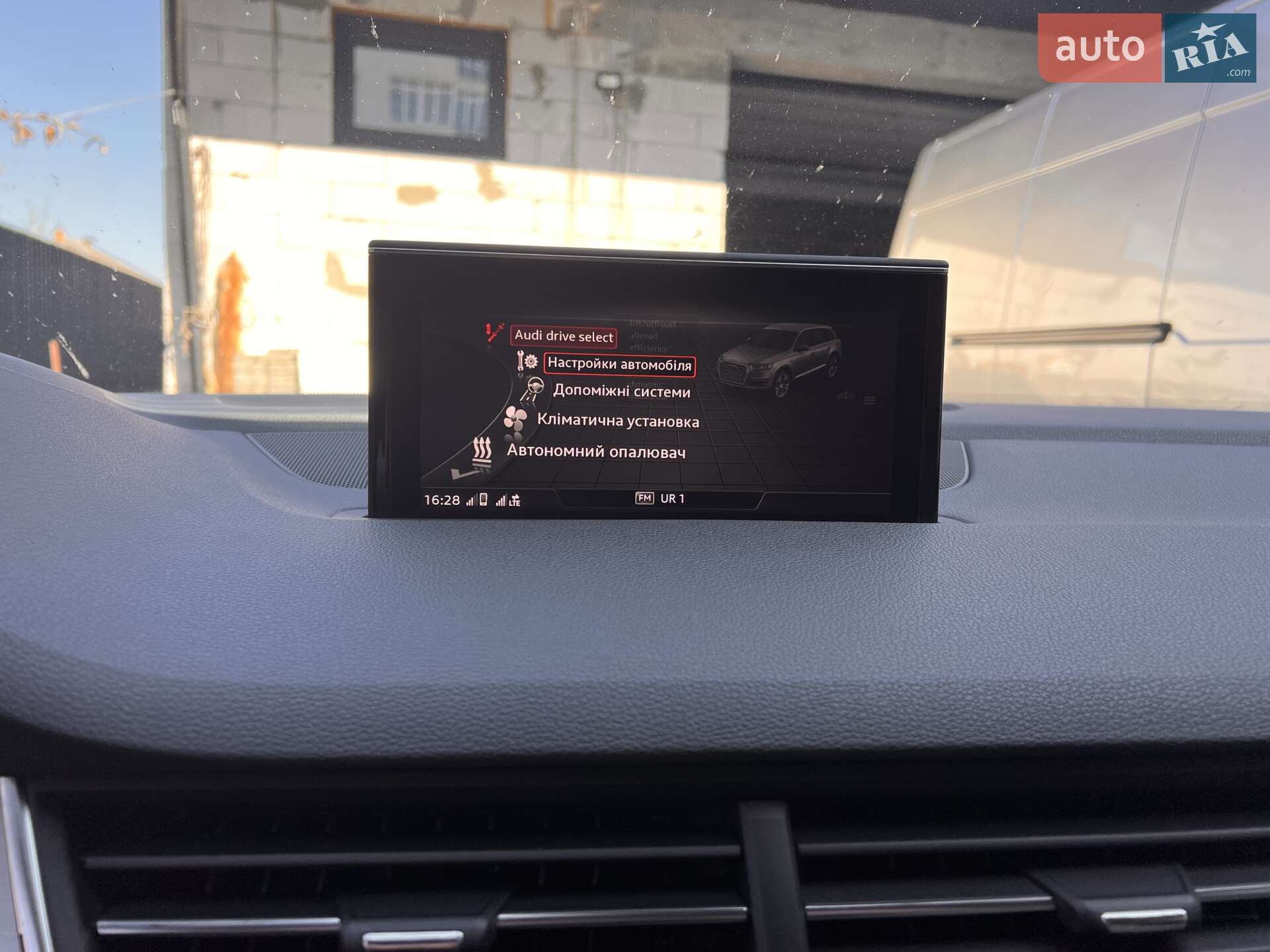 Audi Q7 2018 VIN WAUZZZ4M7KD006367 фото оголошення 11 з 76