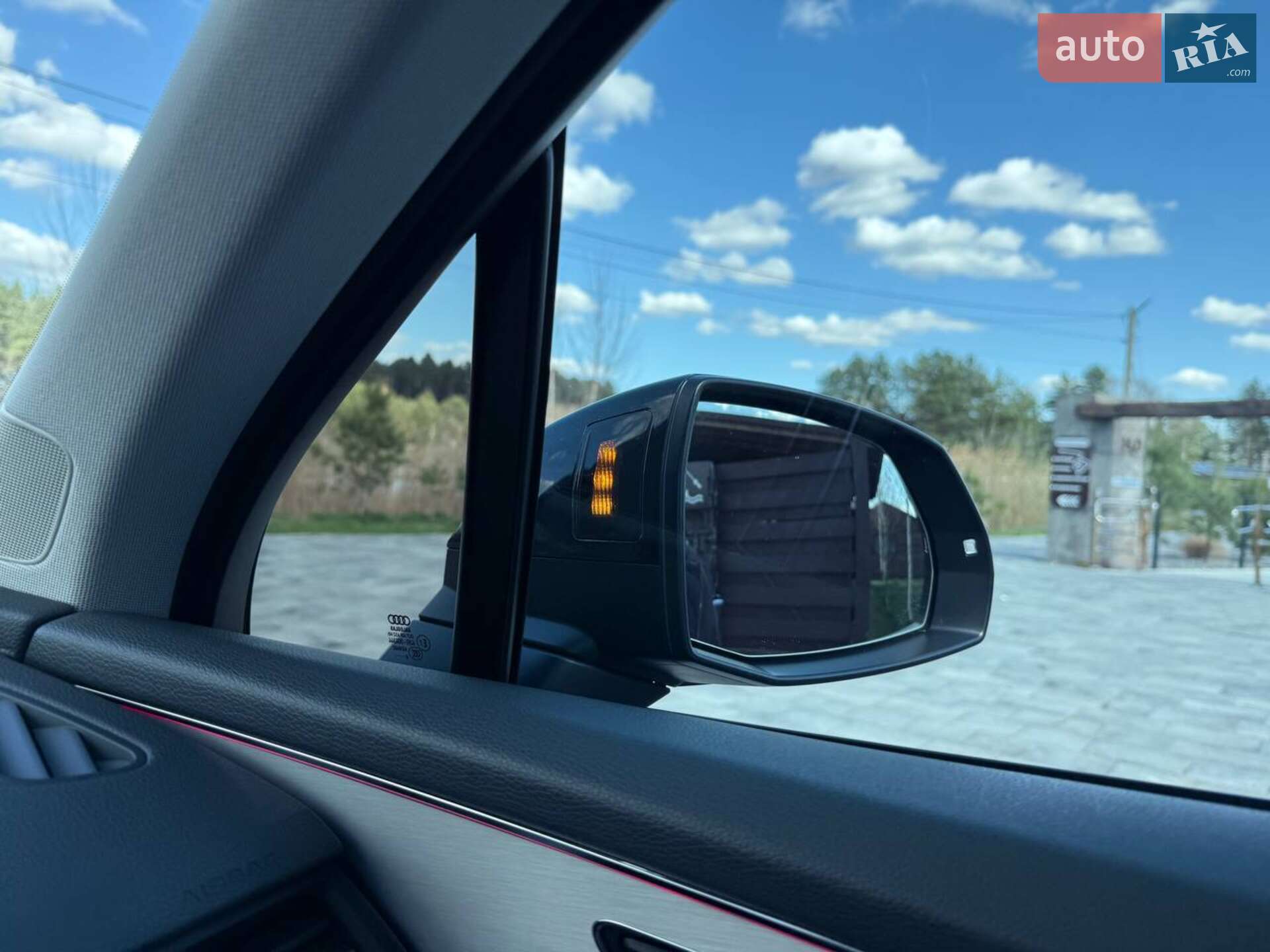 Audi Q7 2018 VIN WAUZZZ4M7KD006367 фото оголошення 32 з 76