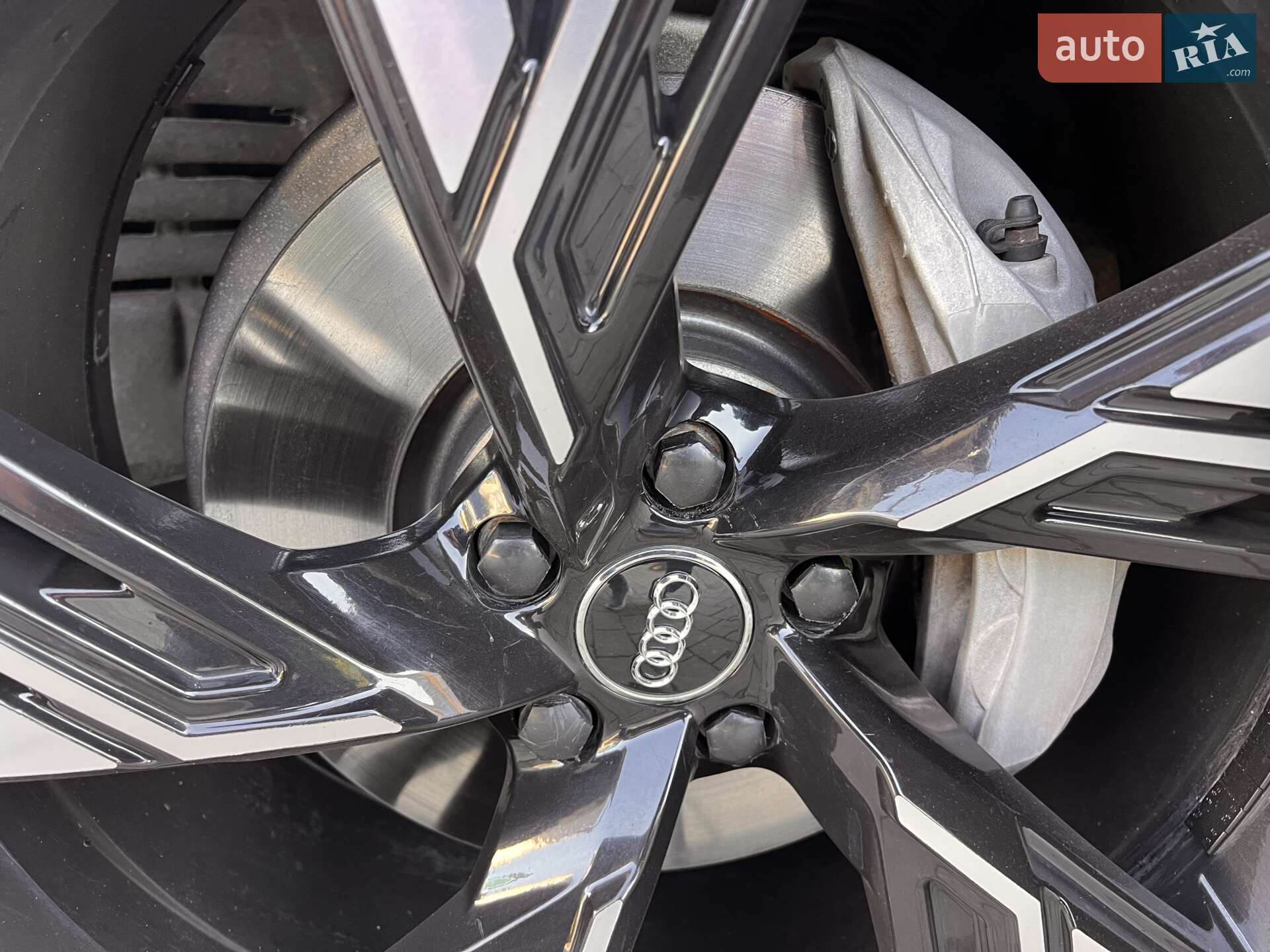 Audi Q7 2018 VIN WAUZZZ4M7KD006367 фото оголошення 75 з 76