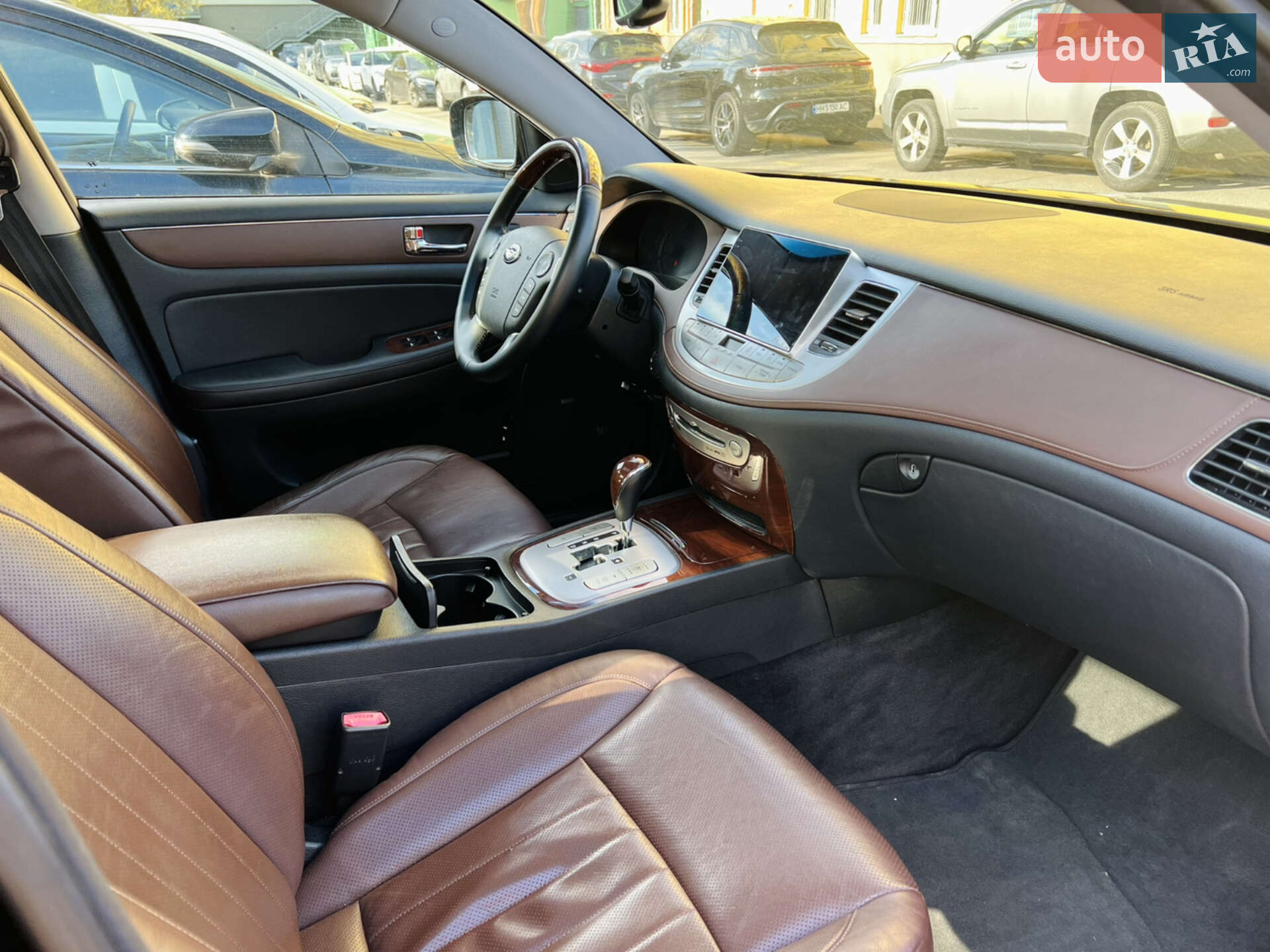 Hyundai Genesis 2008 VIN KMHGC41EP9U038685 фото оголошення 17 з 35