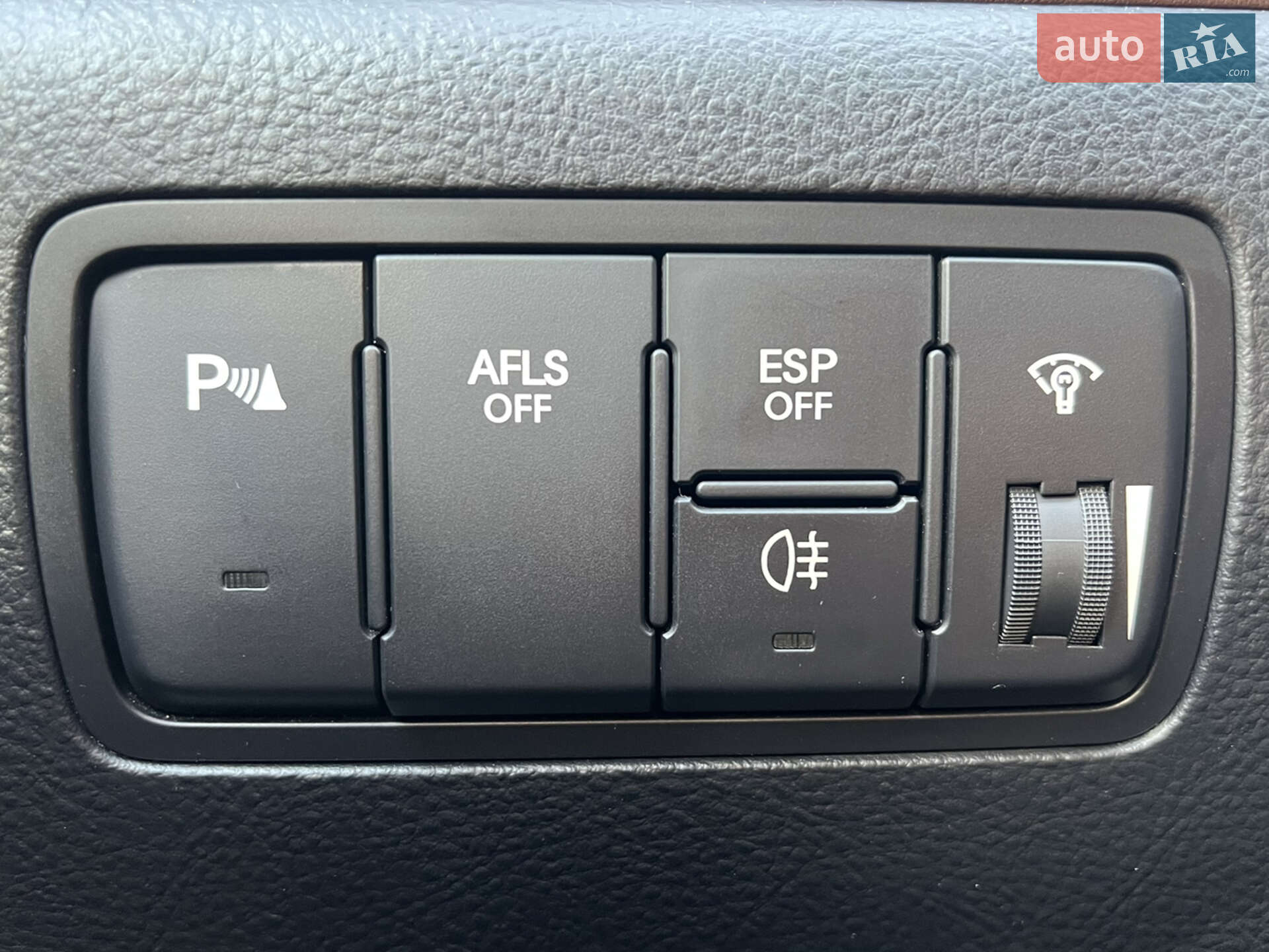 Hyundai Genesis 2008 VIN KMHGC41EP9U038685 фото оголошення 21 з 35