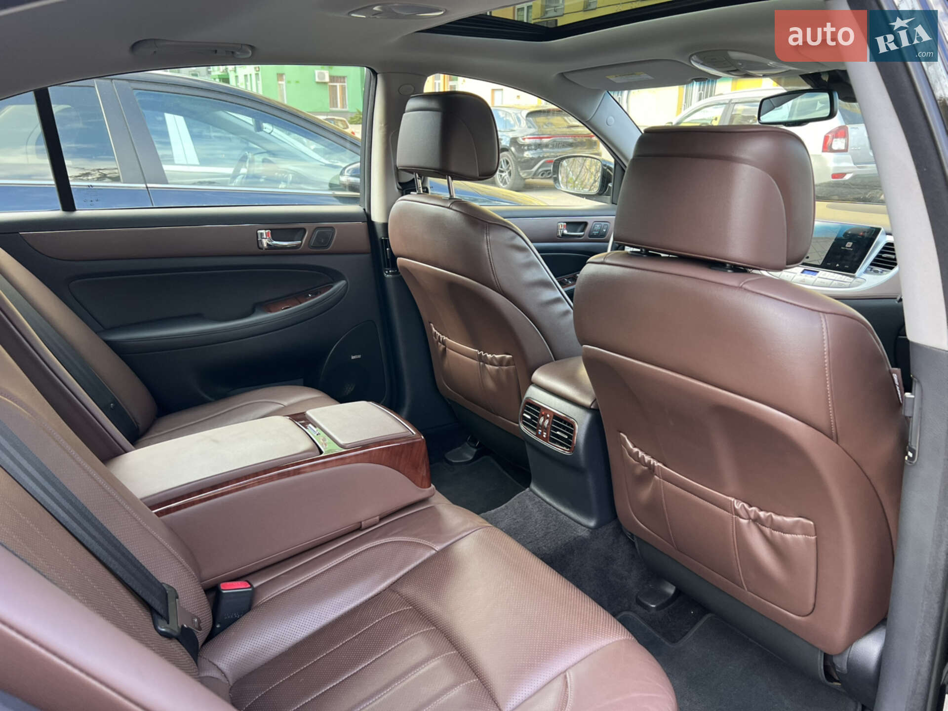 Hyundai Genesis 2008 VIN KMHGC41EP9U038685 фото оголошення 27 з 35