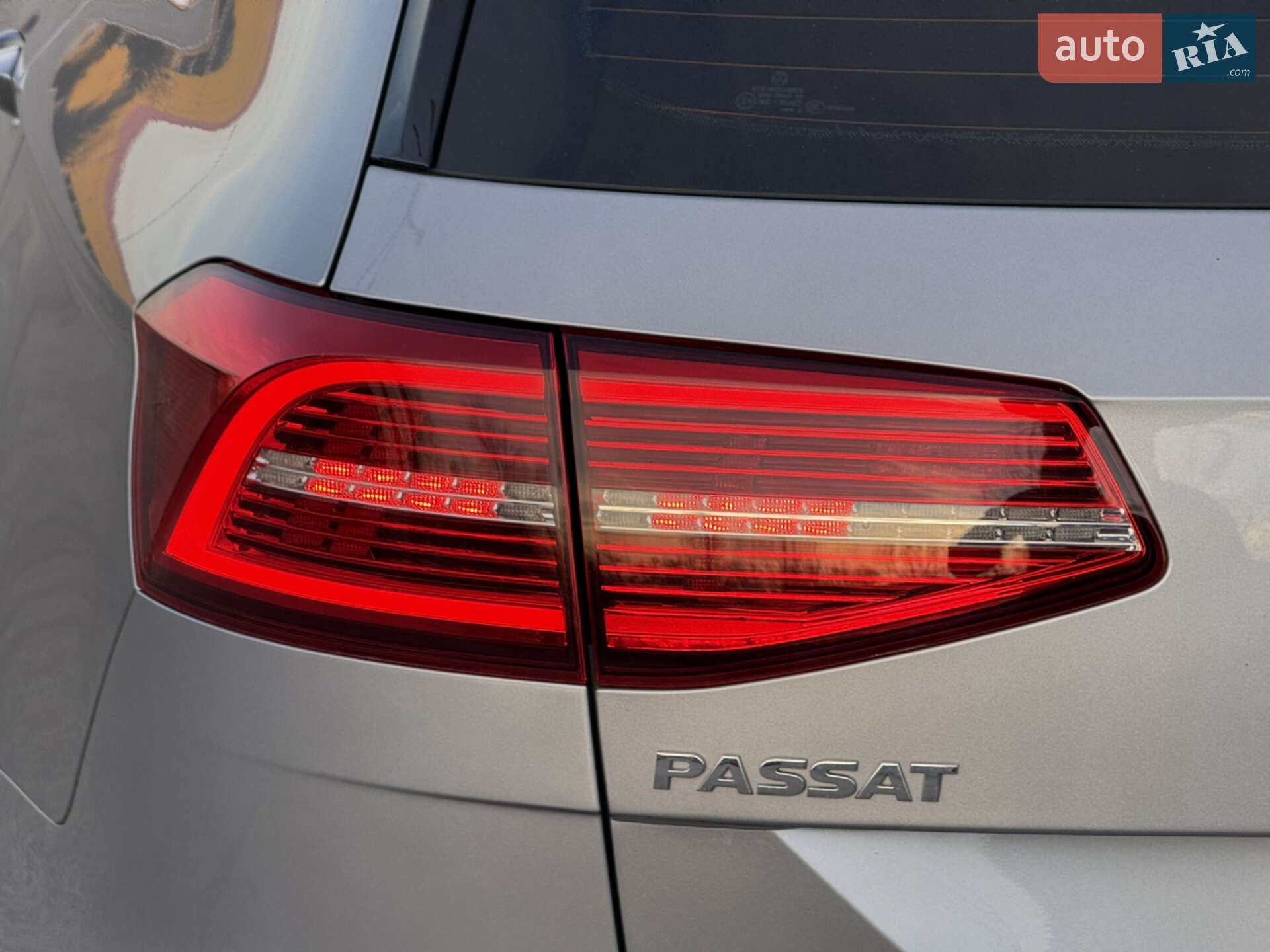 Volkswagen Passat 2019 VIN WVWZZZ3CZKE080054 фото оголошення 2 з 47