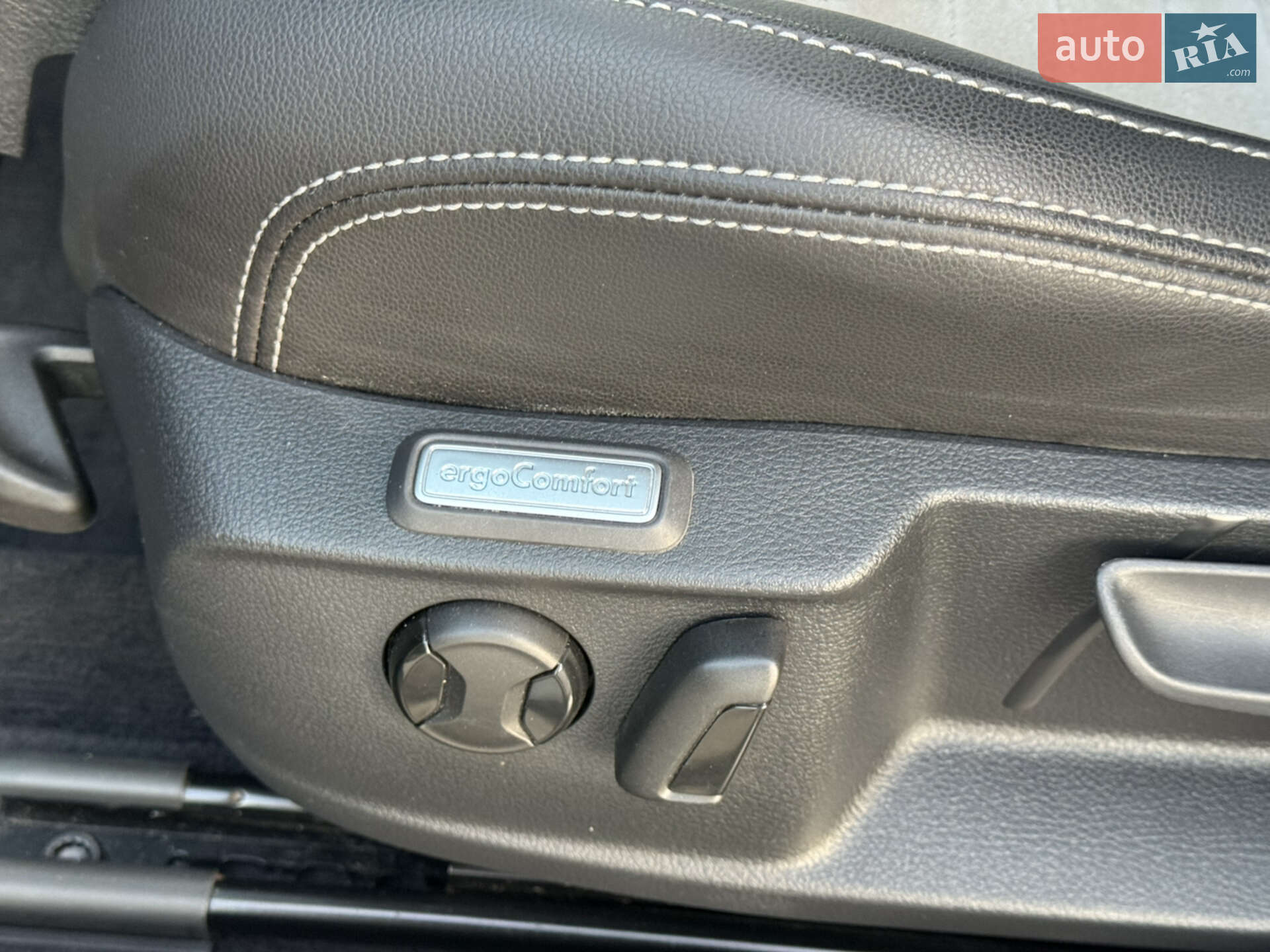 Volkswagen Passat 2019 VIN WVWZZZ3CZKE080054 фото оголошення 8 з 47