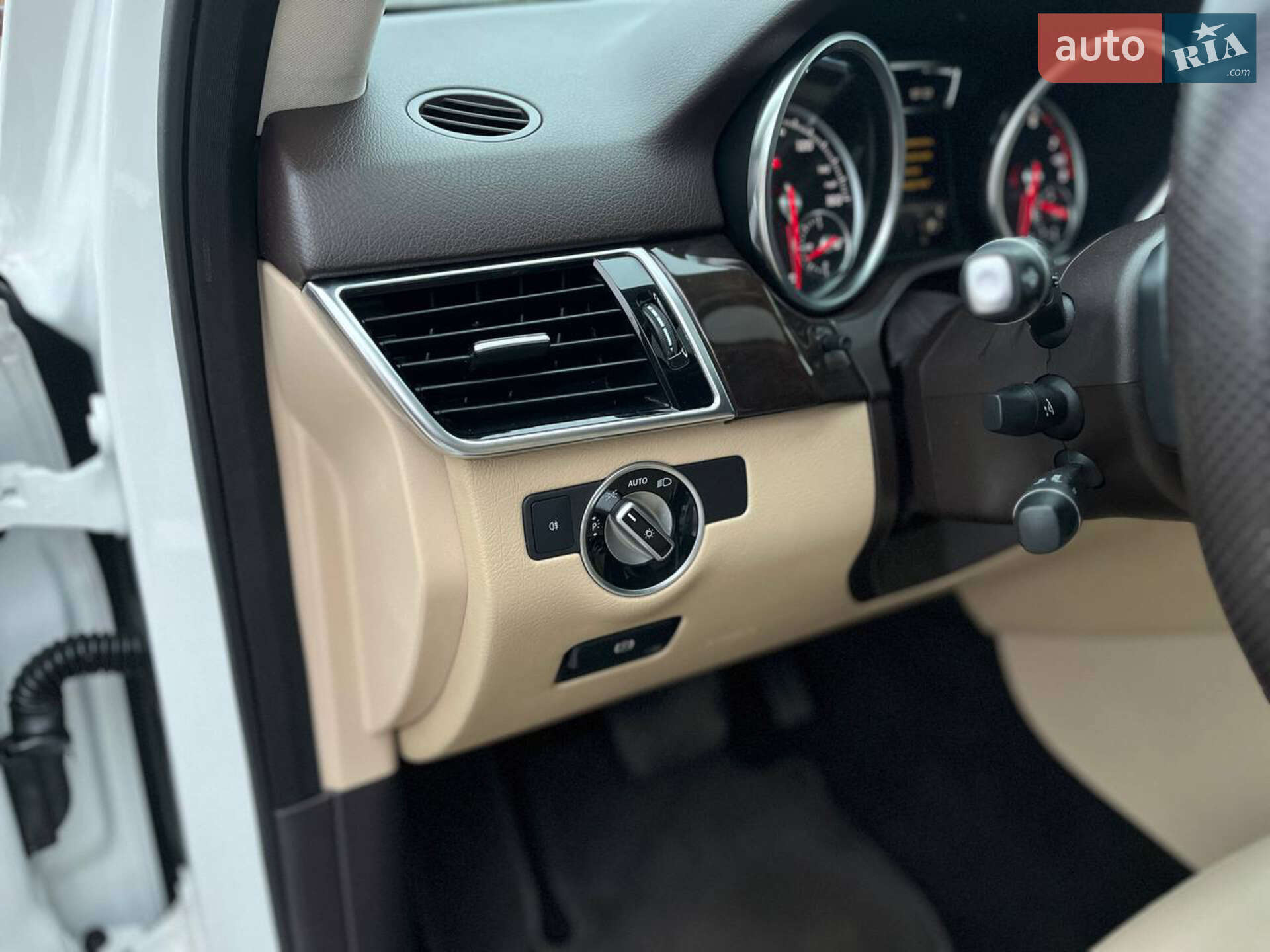 Mercedes-Benz GLE-Class 2017 VIN 4JGDA5HB2HA964649 фото оголошення 3 з 23