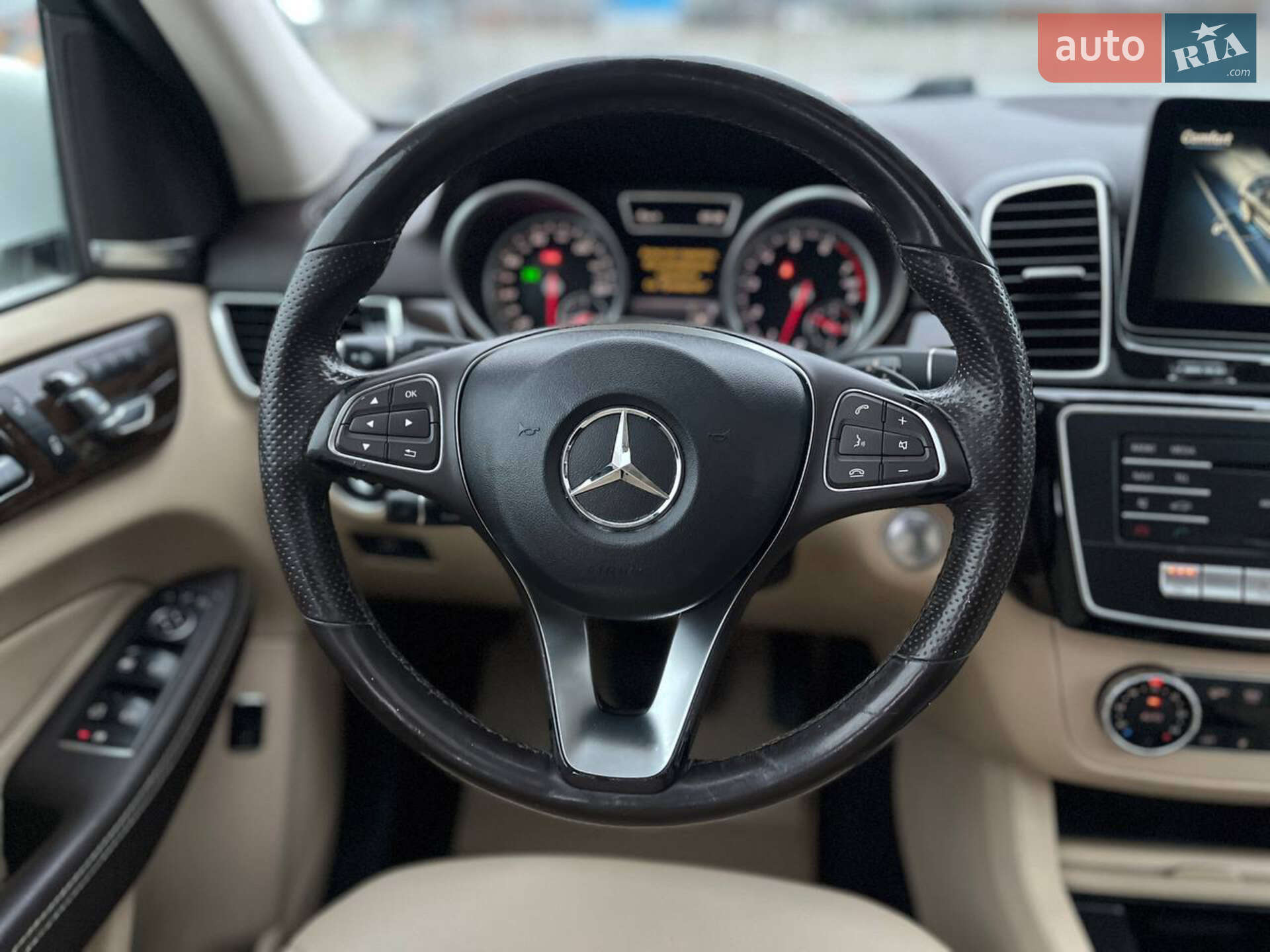 Mercedes-Benz GLE-Class 2017 VIN 4JGDA5HB2HA964649 фото оголошення 8 з 23