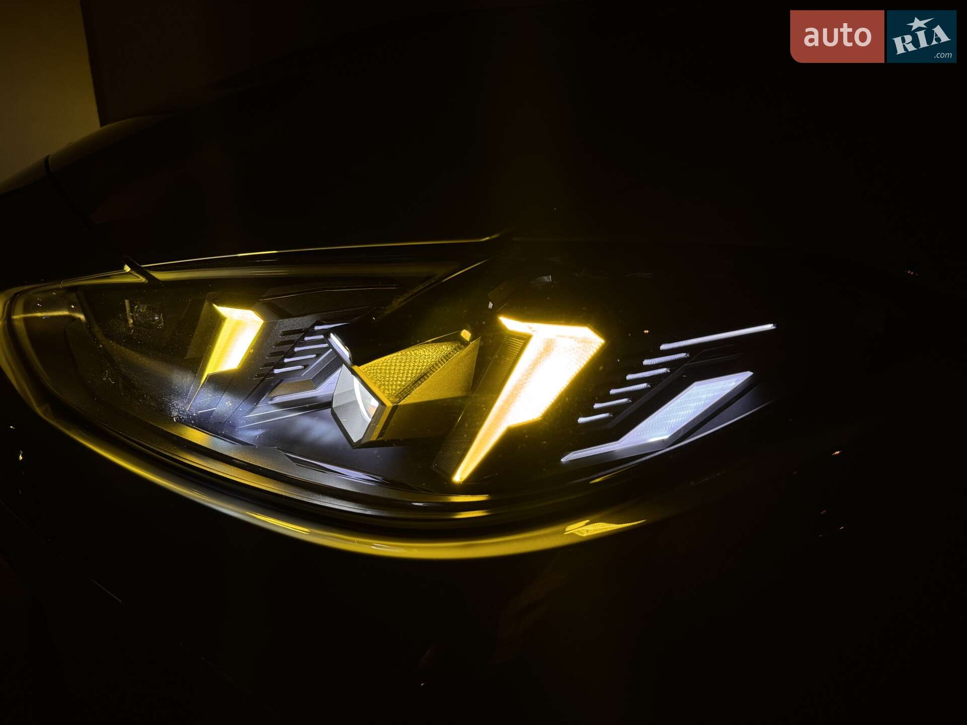 BMW M4 2025 VIN WBS41HK040CU93831 фото оголошення 7 з 181