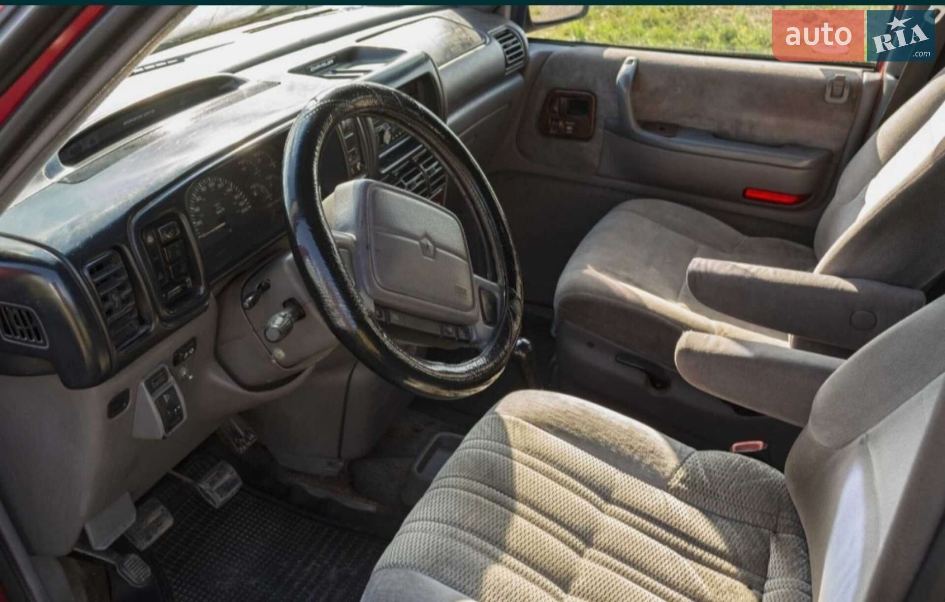 Chrysler Grand Voyager 1994 VIN 1C4GHN5M0RU513996 фото оголошення 10 з 11