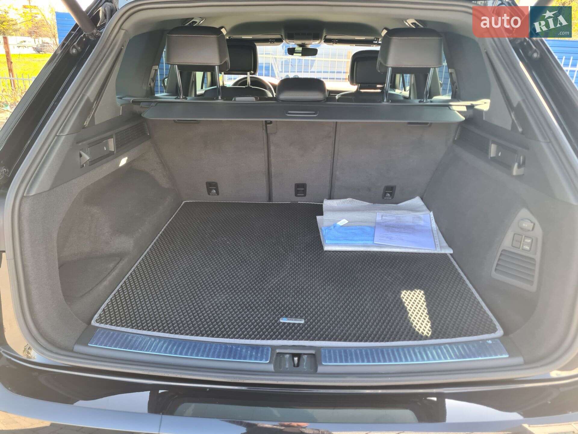 Volkswagen Touareg 2020 VIN WVGZZZCRZMD007181 фото оголошення 16 з 24