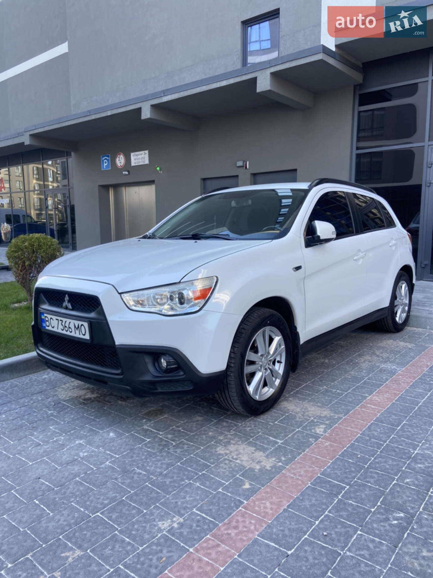 Mitsubishi ASX 2012 VIN JMBXTGA3WCZ004973 фото оголошення 2 з 18