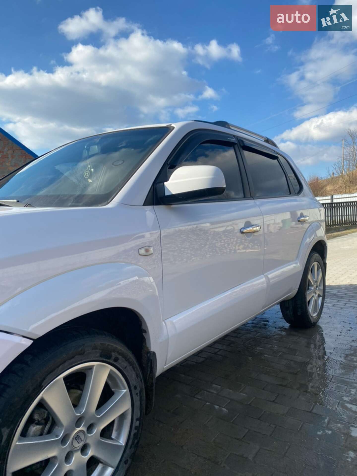 Hyundai Tucson 2007 VIN KMHJN81VP7U682335 фото оголошення 2 з 4