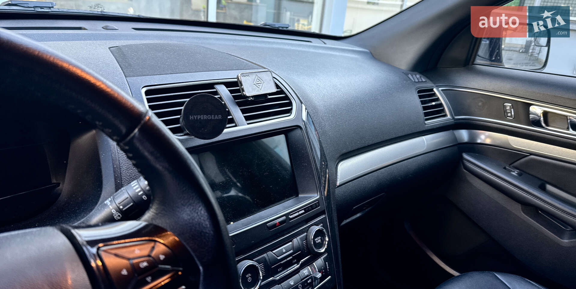 Ford Explorer 2018 VIN 1FM5K8D84JGC84123 фото оголошення 2 з 9