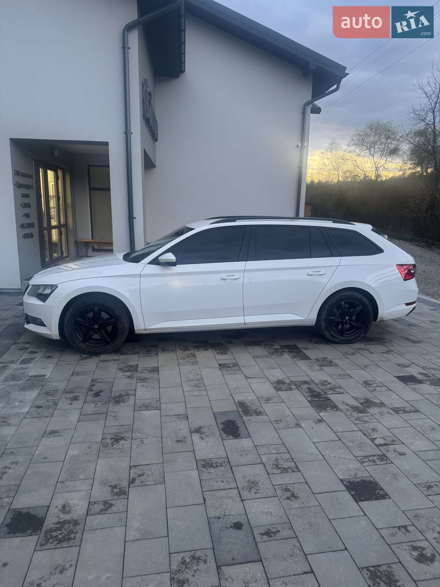 Skoda Superb 2019 VIN TMBJH9NP2K7043238 фото оголошення 4 з 10