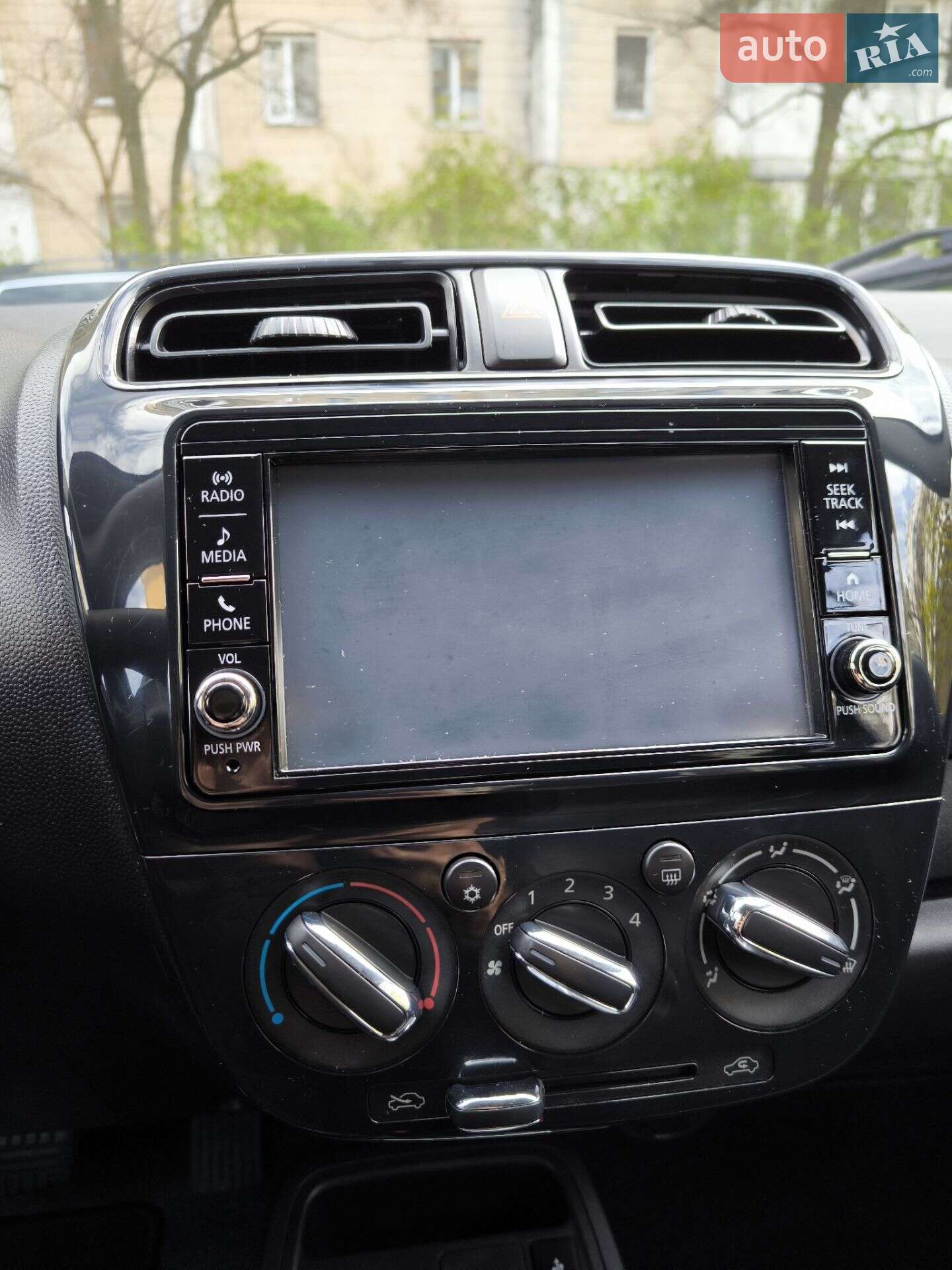 Mitsubishi Mirage 2018 VIN ML32F3FJ2JHF15521 фото оголошення 3 з 18