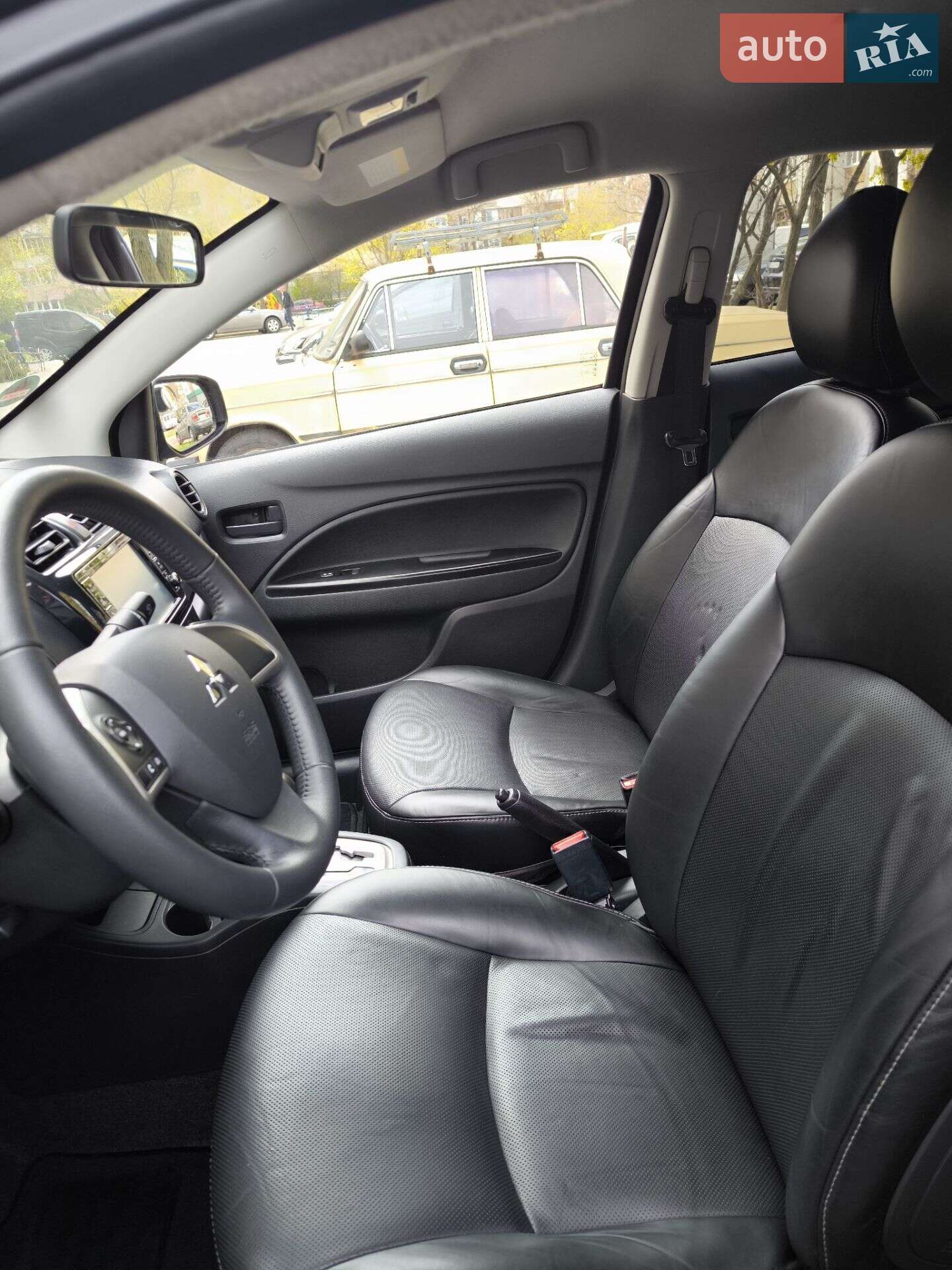 Mitsubishi Mirage 2018 VIN ML32F3FJ2JHF15521 фото оголошення 5 з 18
