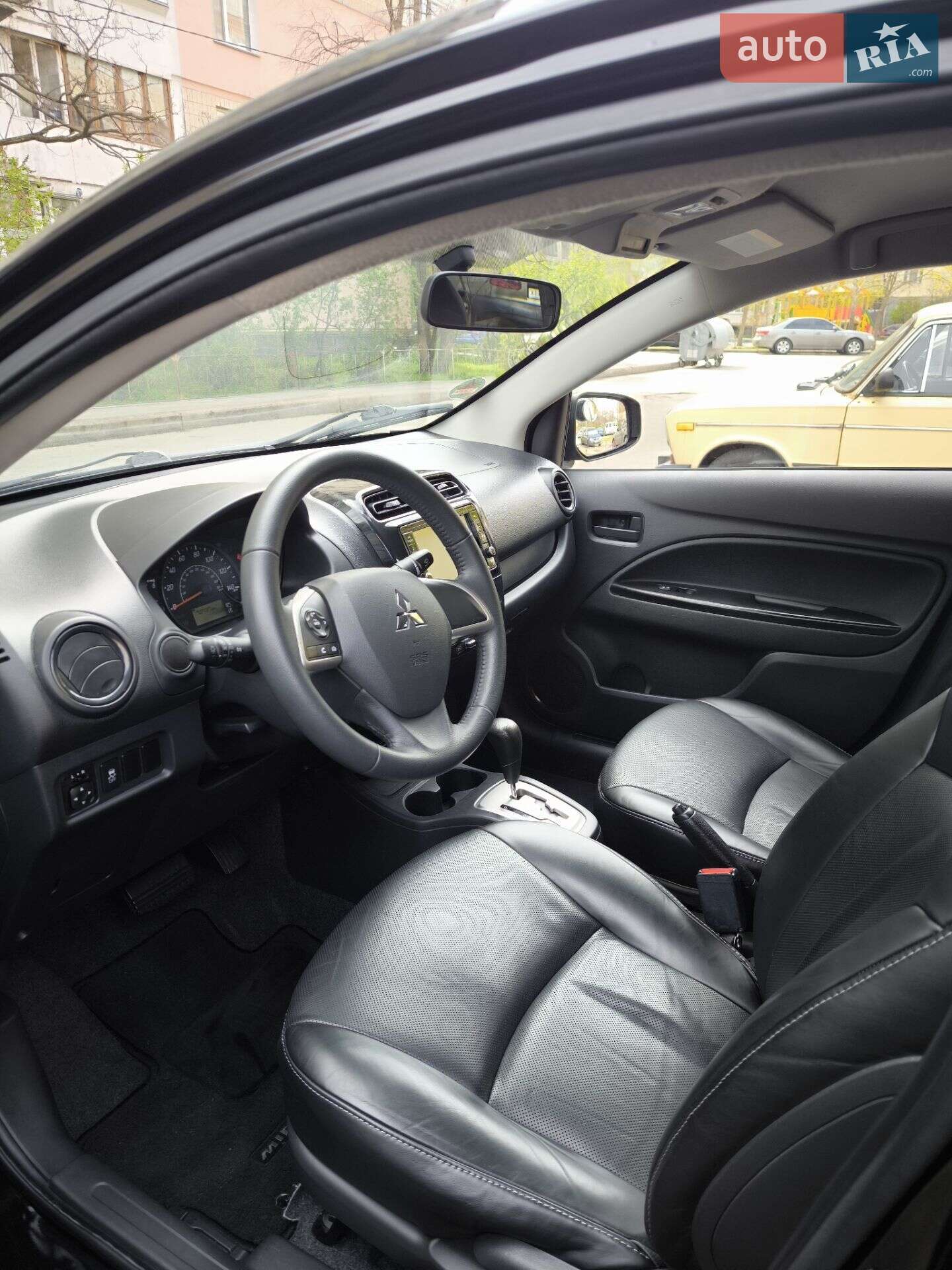 Mitsubishi Mirage 2018 VIN ML32F3FJ2JHF15521 фото оголошення 9 з 18