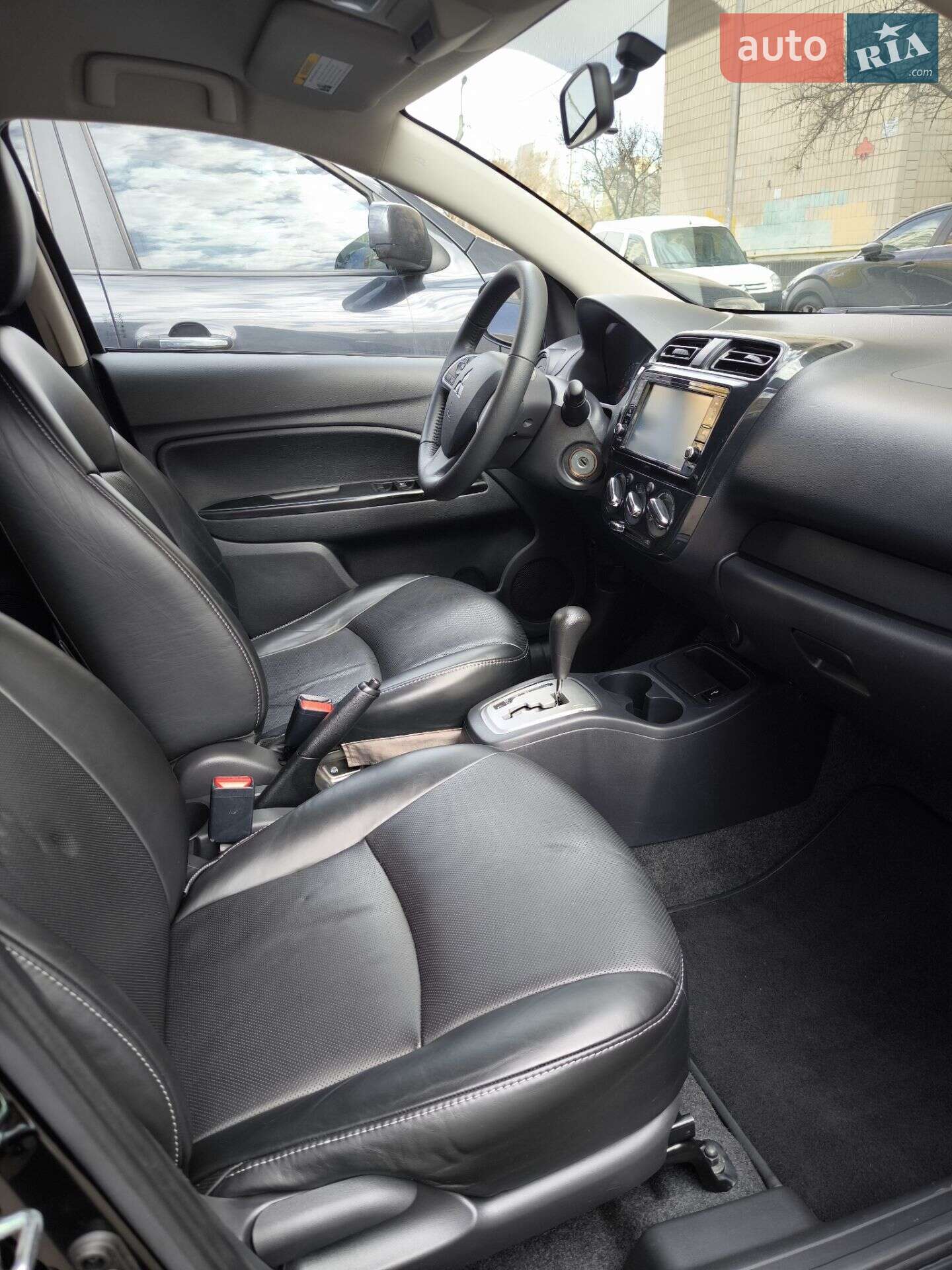 Mitsubishi Mirage 2018 VIN ML32F3FJ2JHF15521 фото оголошення 15 з 18