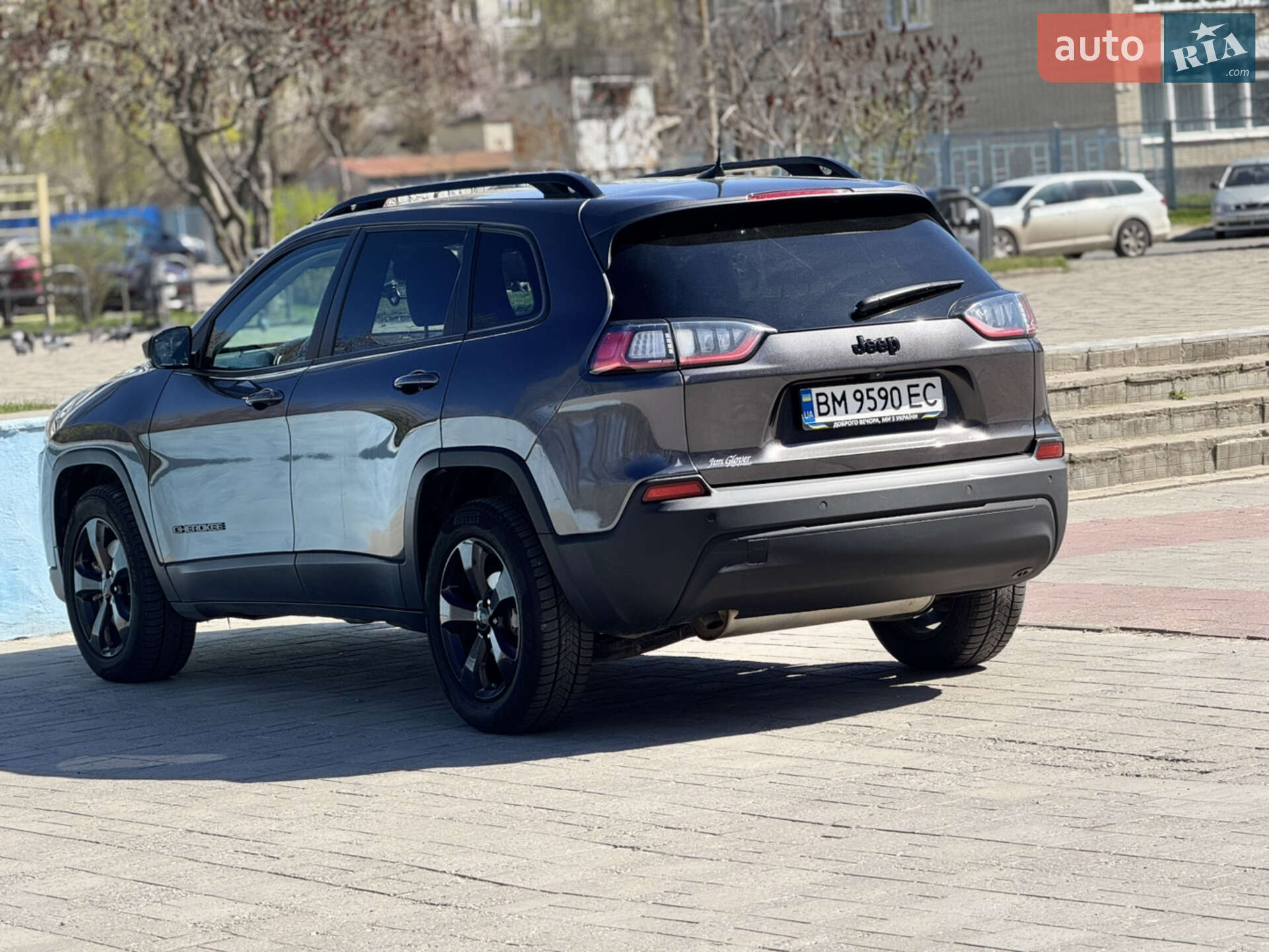 Jeep Cherokee 2019 VIN 1C4PJLLB8KD429201 фото оголошення 4 з 29