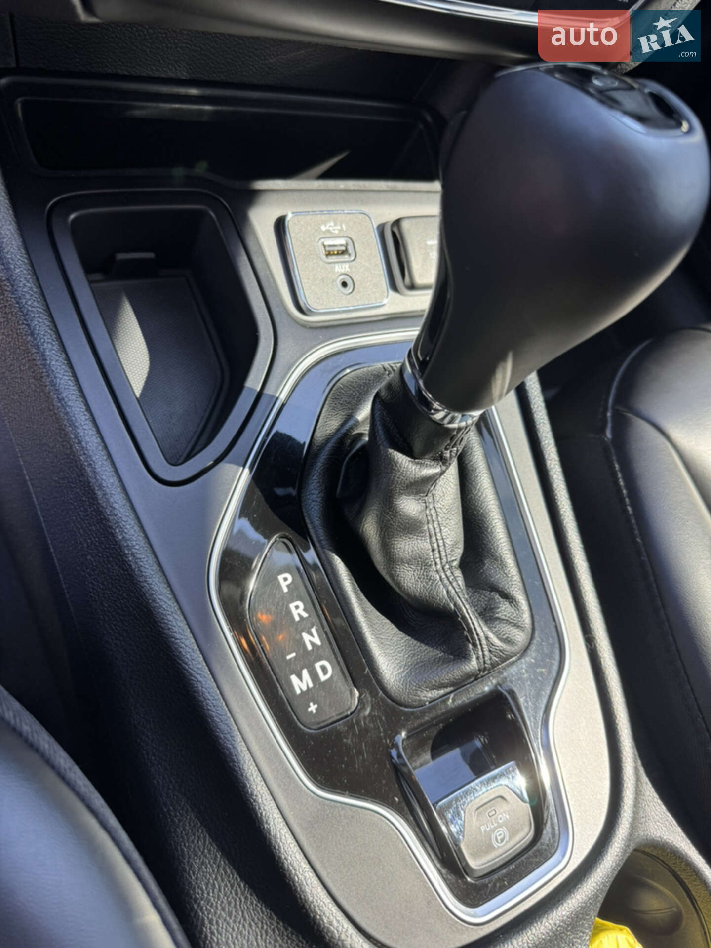 Jeep Cherokee 2019 VIN 1C4PJLLB8KD429201 фото оголошення 10 з 29