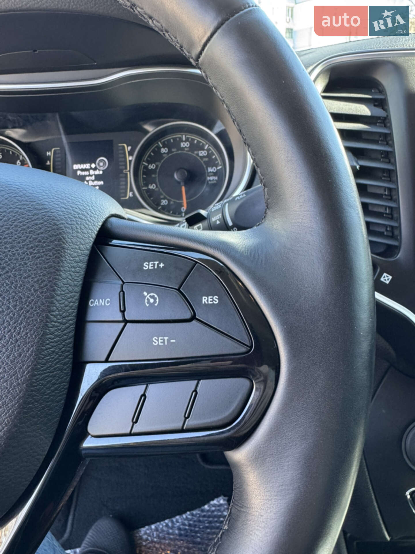 Jeep Cherokee 2019 VIN 1C4PJLLB8KD429201 фото оголошення 19 з 29