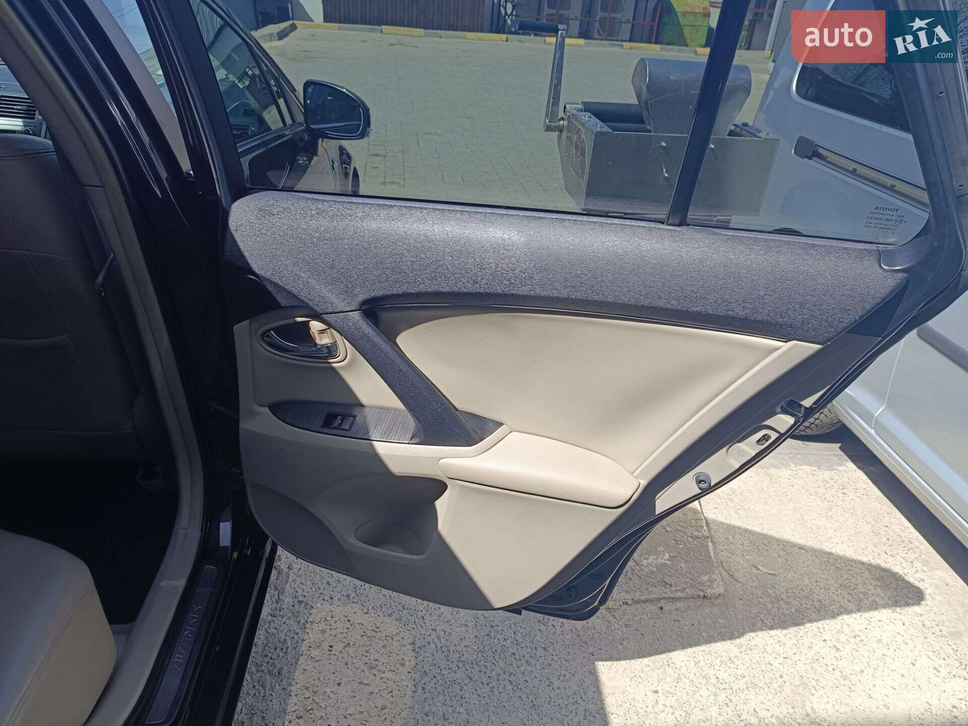Toyota Avensis 2011 VIN SB1EB76L60E027169 фото оголошення 10 з 14