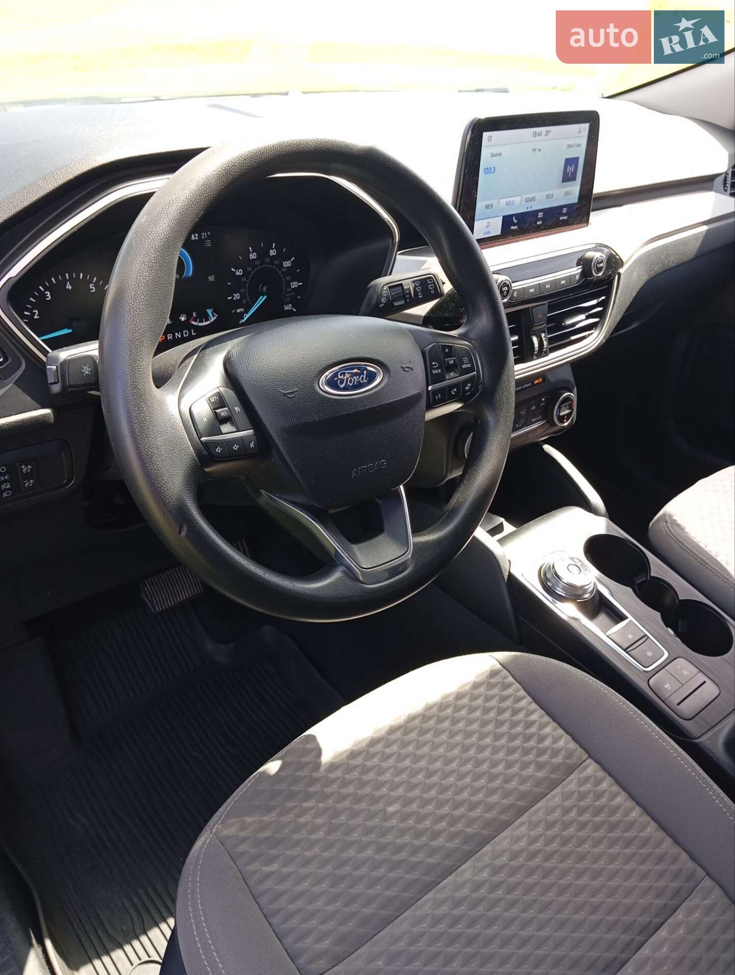 Ford Escape 2020 VIN 1FMCU9G69LUC36638 фото оголошення 36 з 41